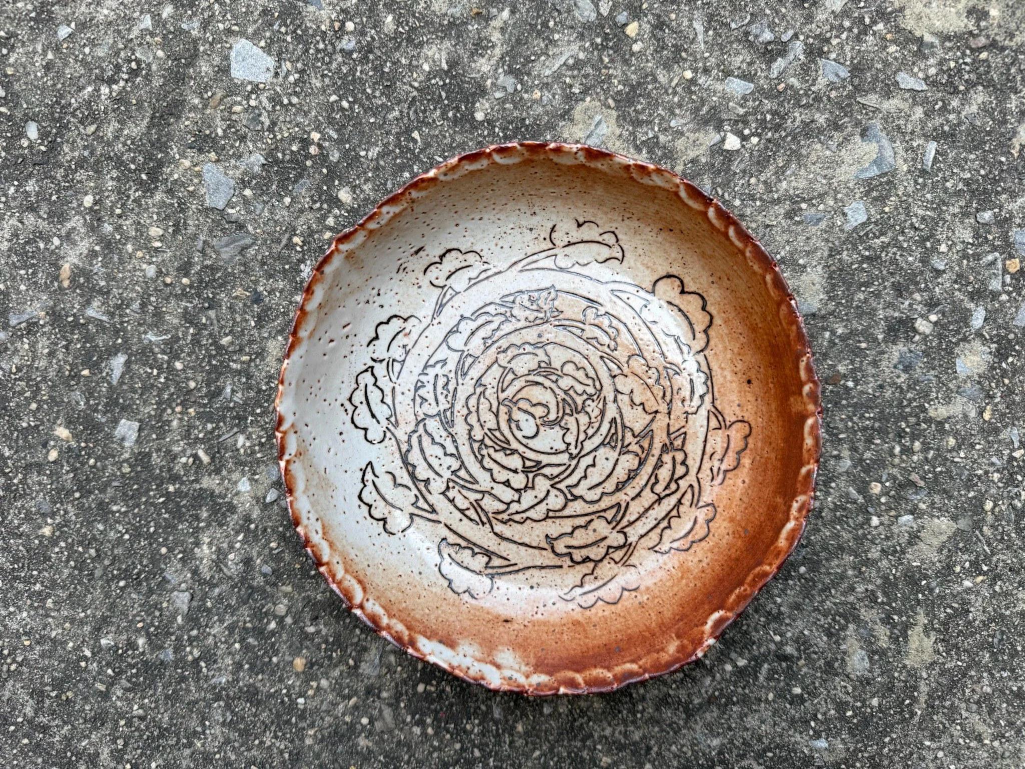 Plate-Bowl with Vine Drawing #4