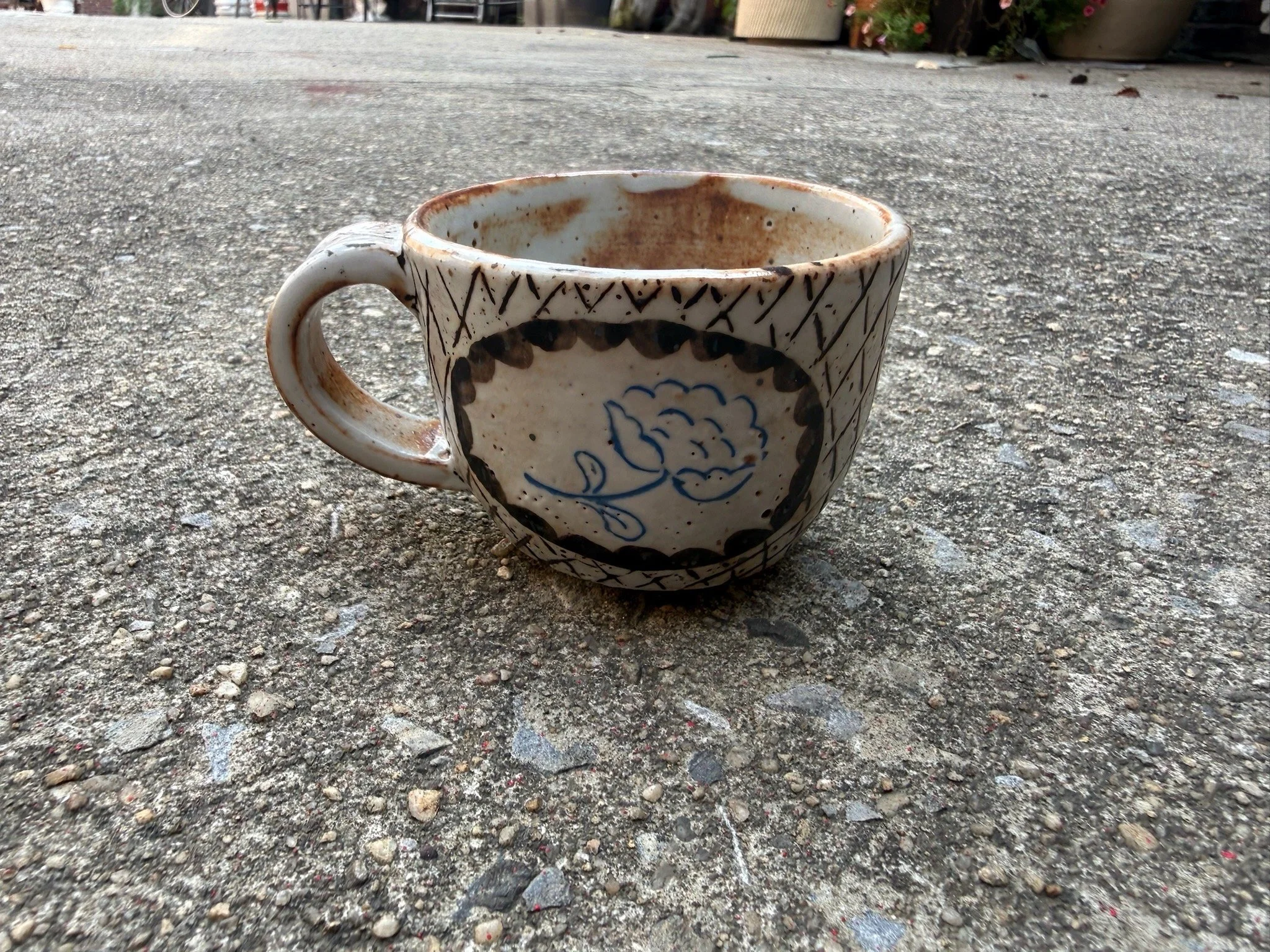 Stoneware Mug with Flower Oval Detail