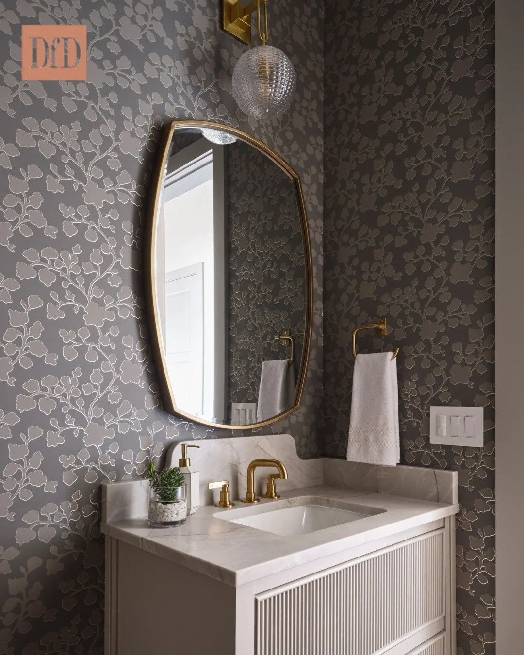 Perfection in one photo. ✨

@bootranchtx
Photo: @andreacalo
Architect: @seauxpierce_architecture
Builder: @centurioncustomhomes
.
.
.
#luxuryliving #interiordesign #homeinspo