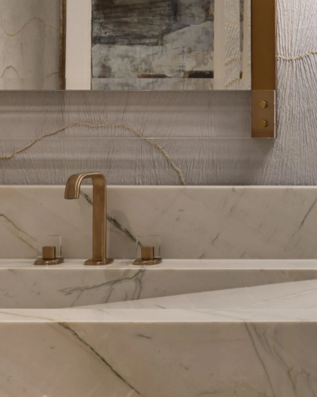 The difference is always in the details.

Stone selected for movement, not pattern.
Warm metals that soften, not shine.
Texture layered just enough to create depth&mdash;never excess.

This is where a space shifts from beautiful&hellip; to lasting.

