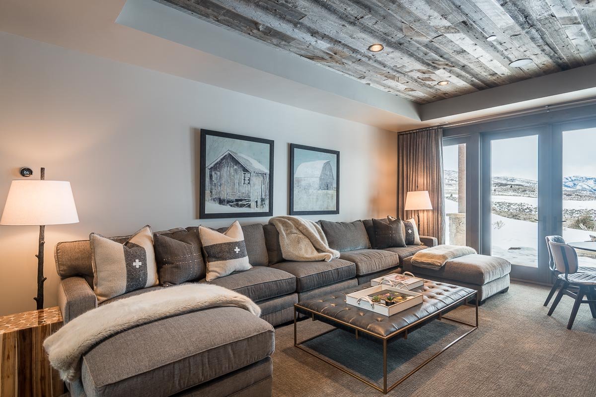 12 VR Lot 158 Family Room.jpg