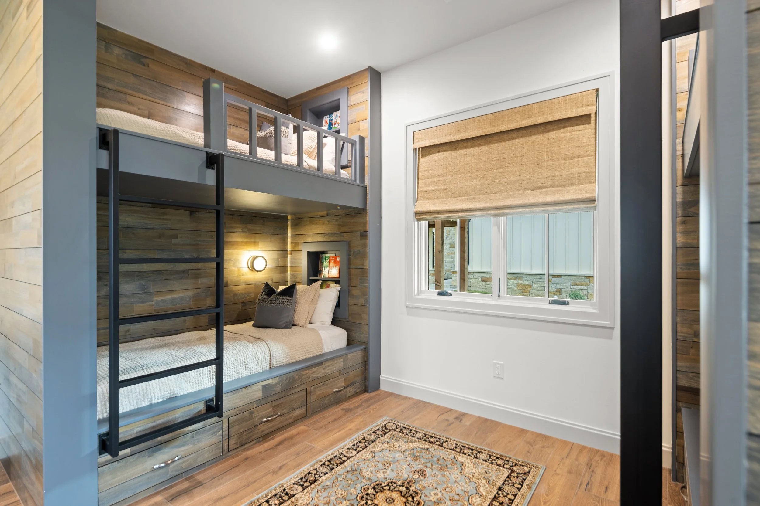 15 064_img_1731_565.jpg