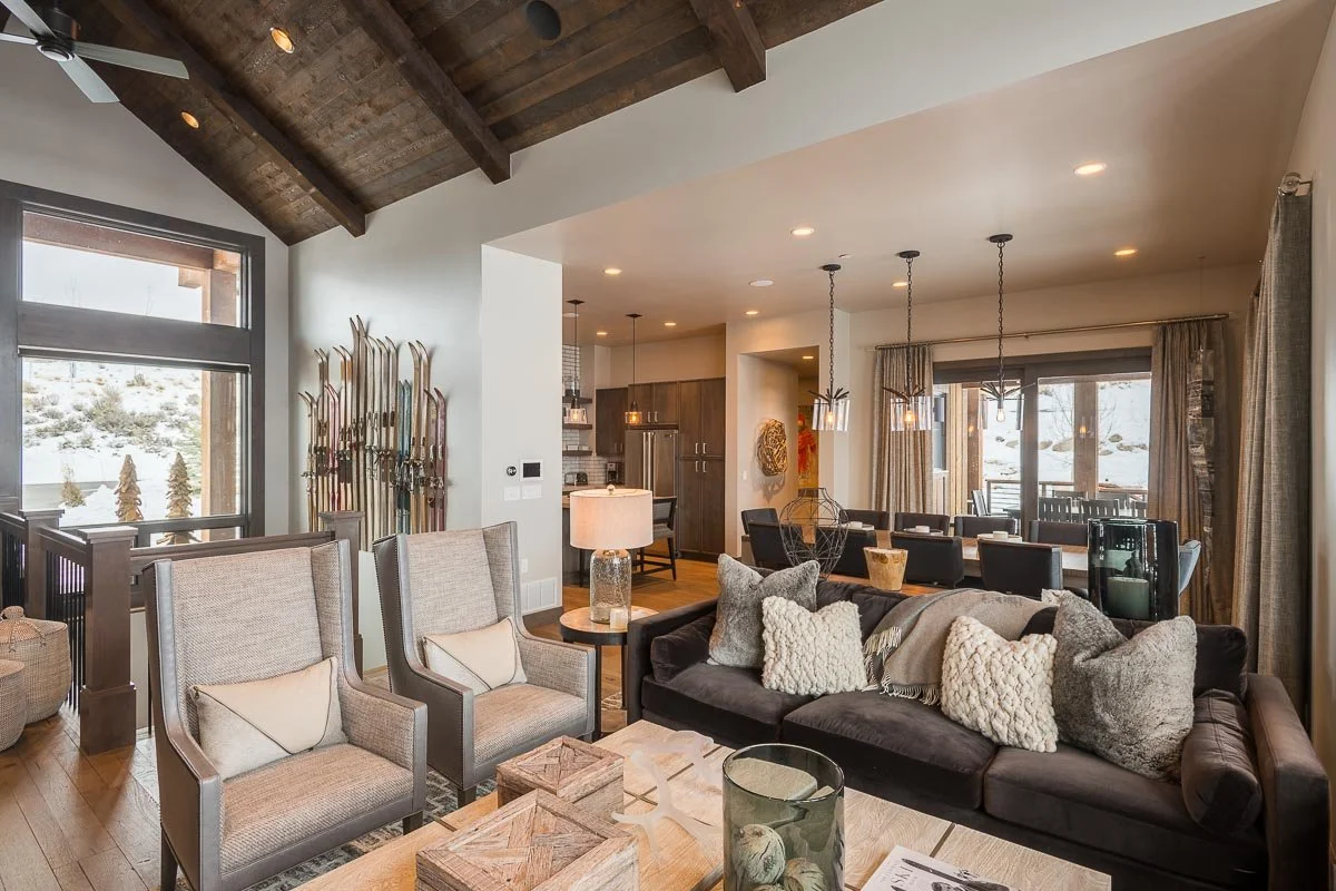 7 VR Lot 158 Gt Room Dining.jpg