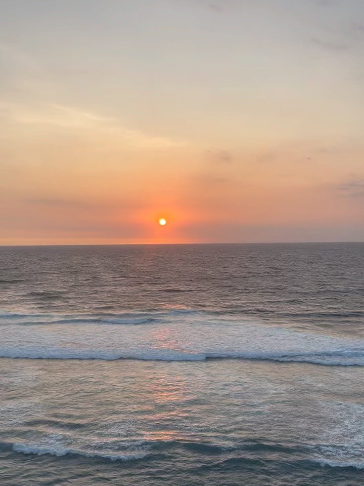 This Summer Solstice, to celebrate the light around us and within us, I thought it would be lovely to come together outdoors, surrounded by nature, and flow. ☀️

A chance to move, breathe and connect with friends, meet your neighbours, and enjoy a su