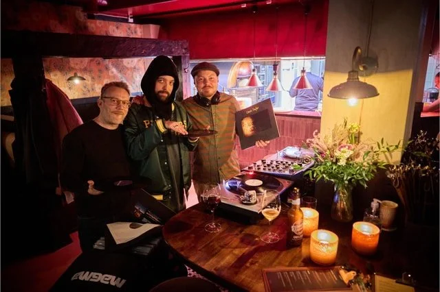 Good food + Good music = Happy people