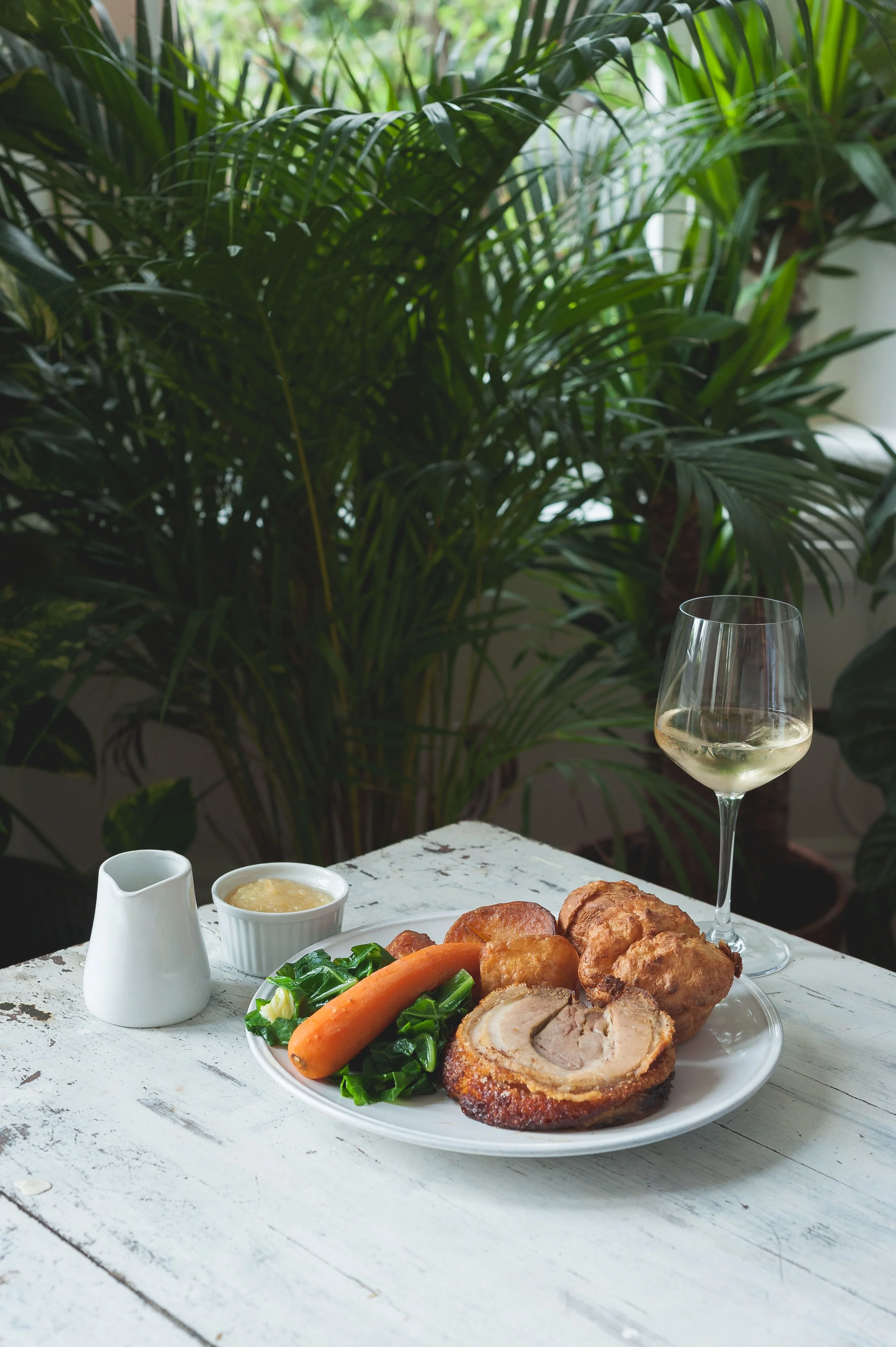 white-wine-botanical-sunday-lunch-the-green.jpg