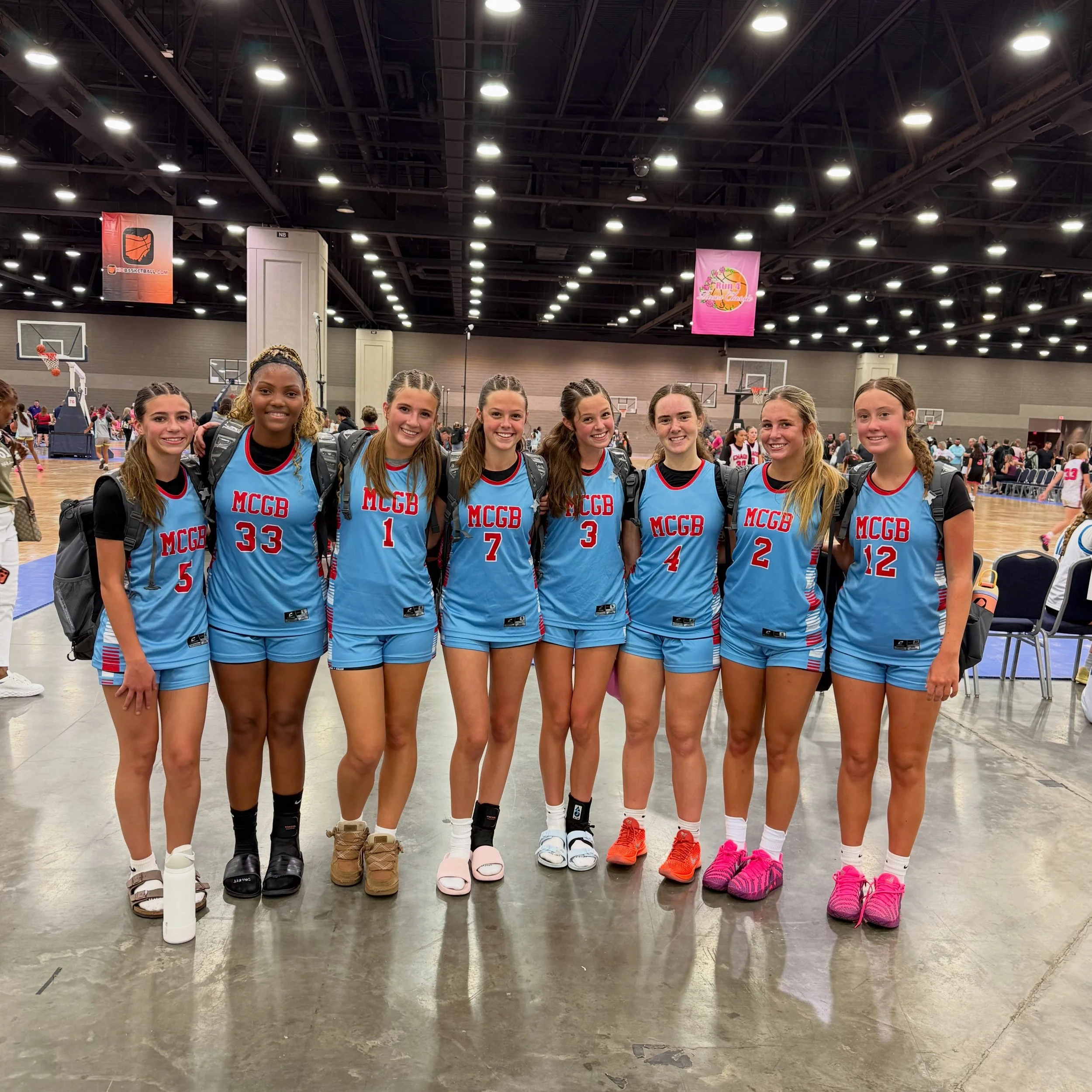 Good 2-0 start for 2030 black at Run 4 the Roses!!! ❤️🩵🏀