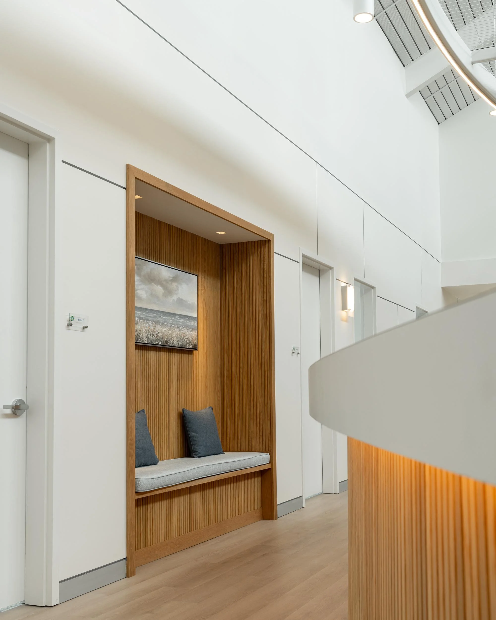 eastern-shore-medical-center-patient-waiting-niche-interior-design-lewes-de-kimmel-architects.jpg