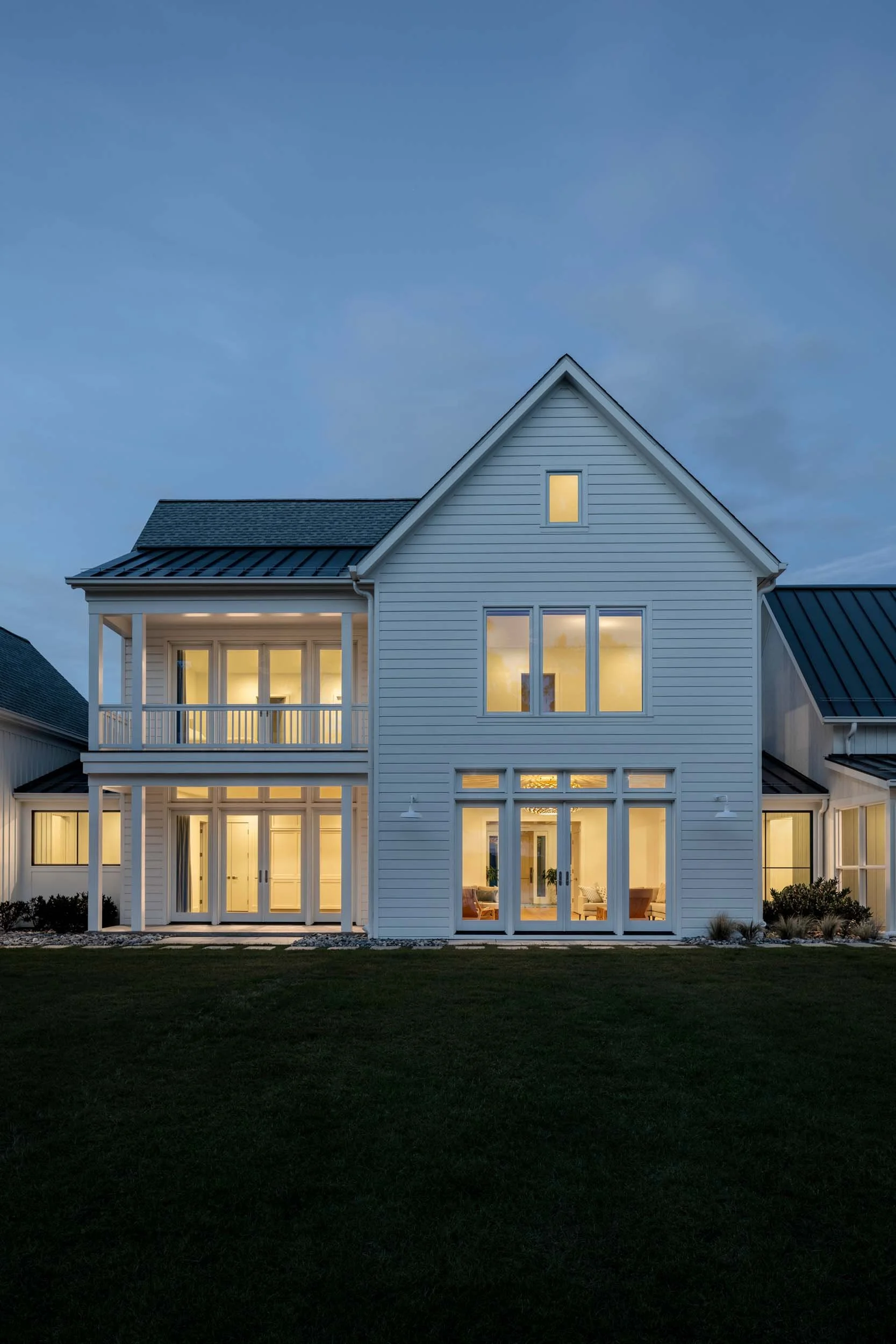 Luxury-Waterfront-Farmhouse-Exterior-Kimmel-Studio_1.jpg