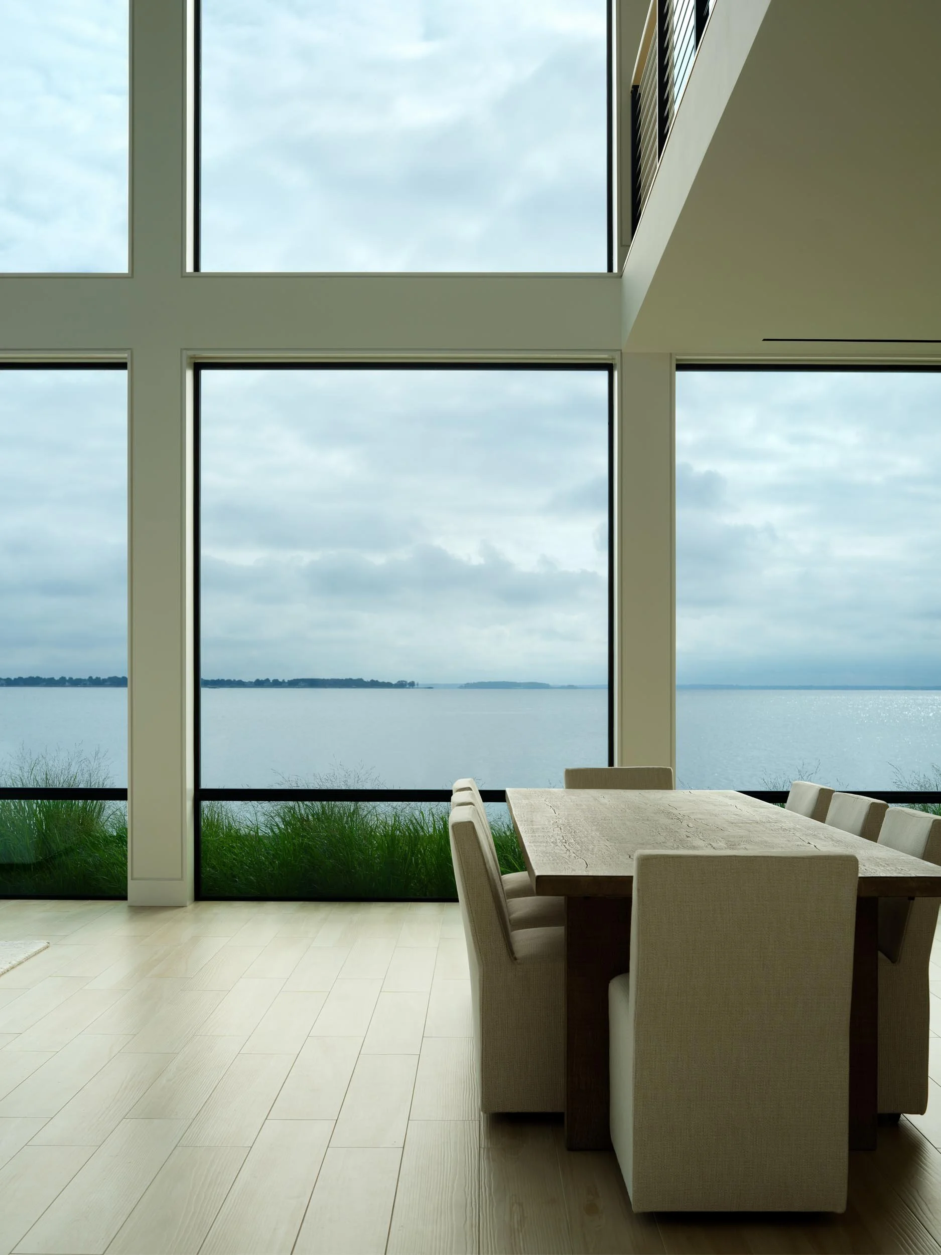 waterfront-minimalist-home-dining-room-view-maryland-kimmel-architects.jpg