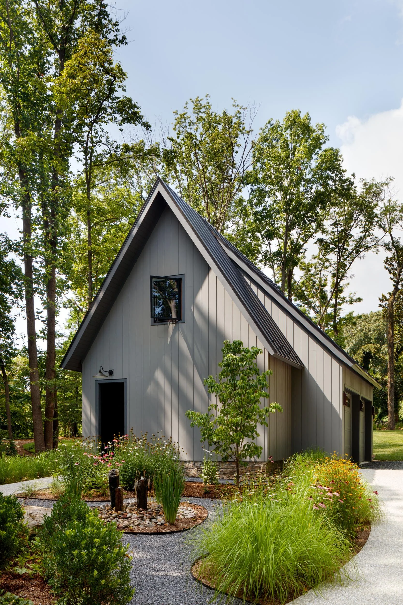 rear-balcony-window-wall-woodland-home-architecture-interiors-kimmel-studio.jpg