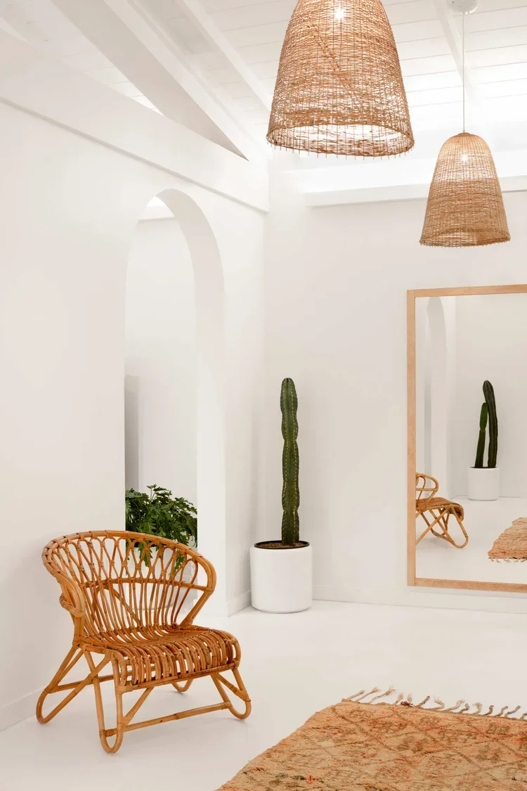 beach-boutique-rattan-seating-nook-bethesda-md-kimmel-architects.webp