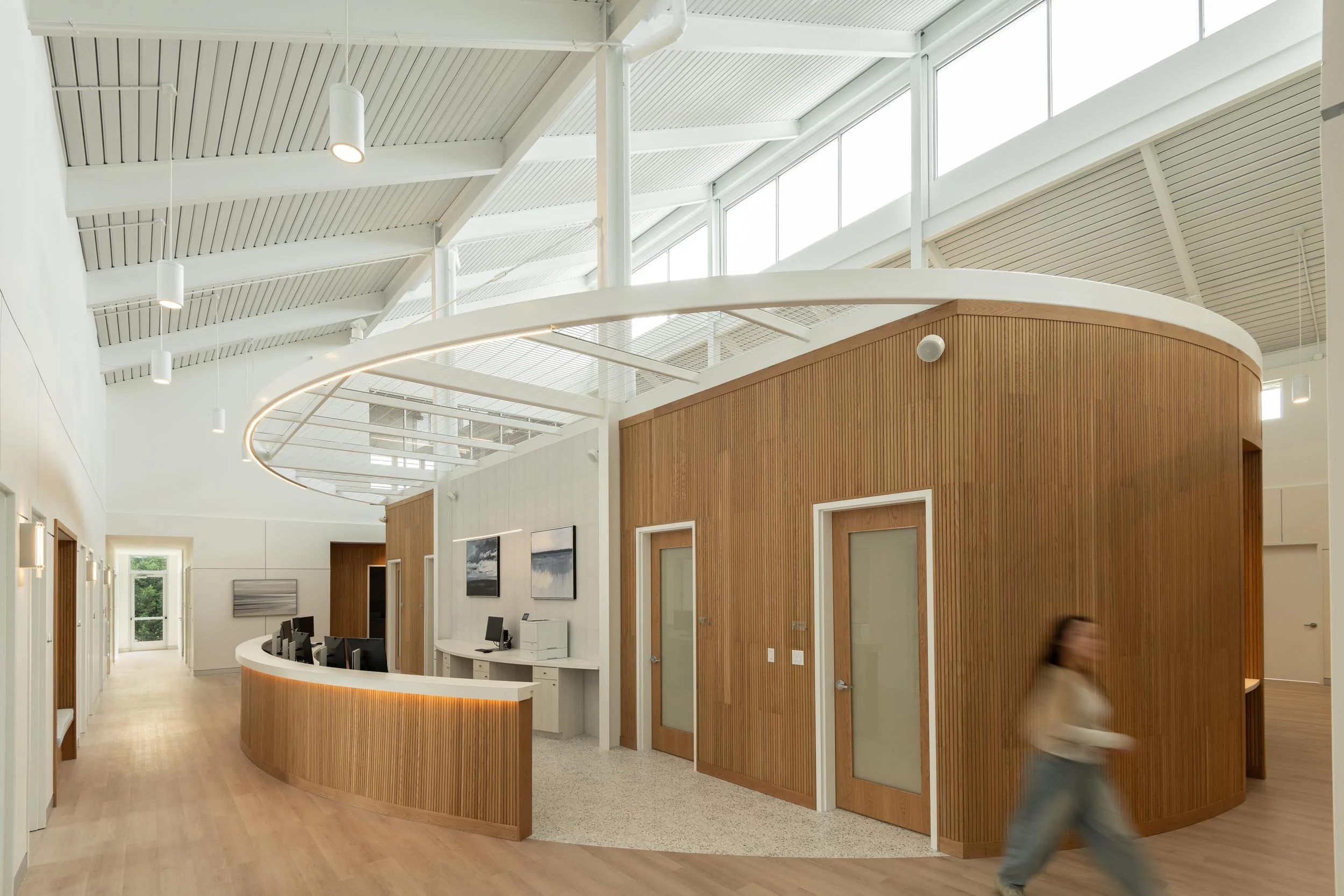 eastern-shore-medical-center-curved-wood-panel-wall-architecture-lewes-de-kimmel-architects.jpg