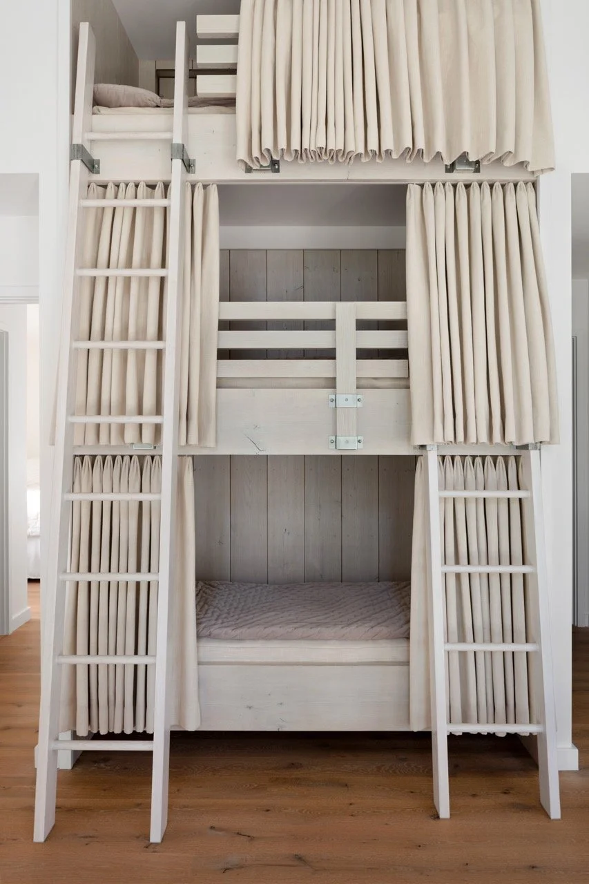 modern-barn-house-built-in-bunk-beds-queenstown-md-kimmel-architects.jpeg