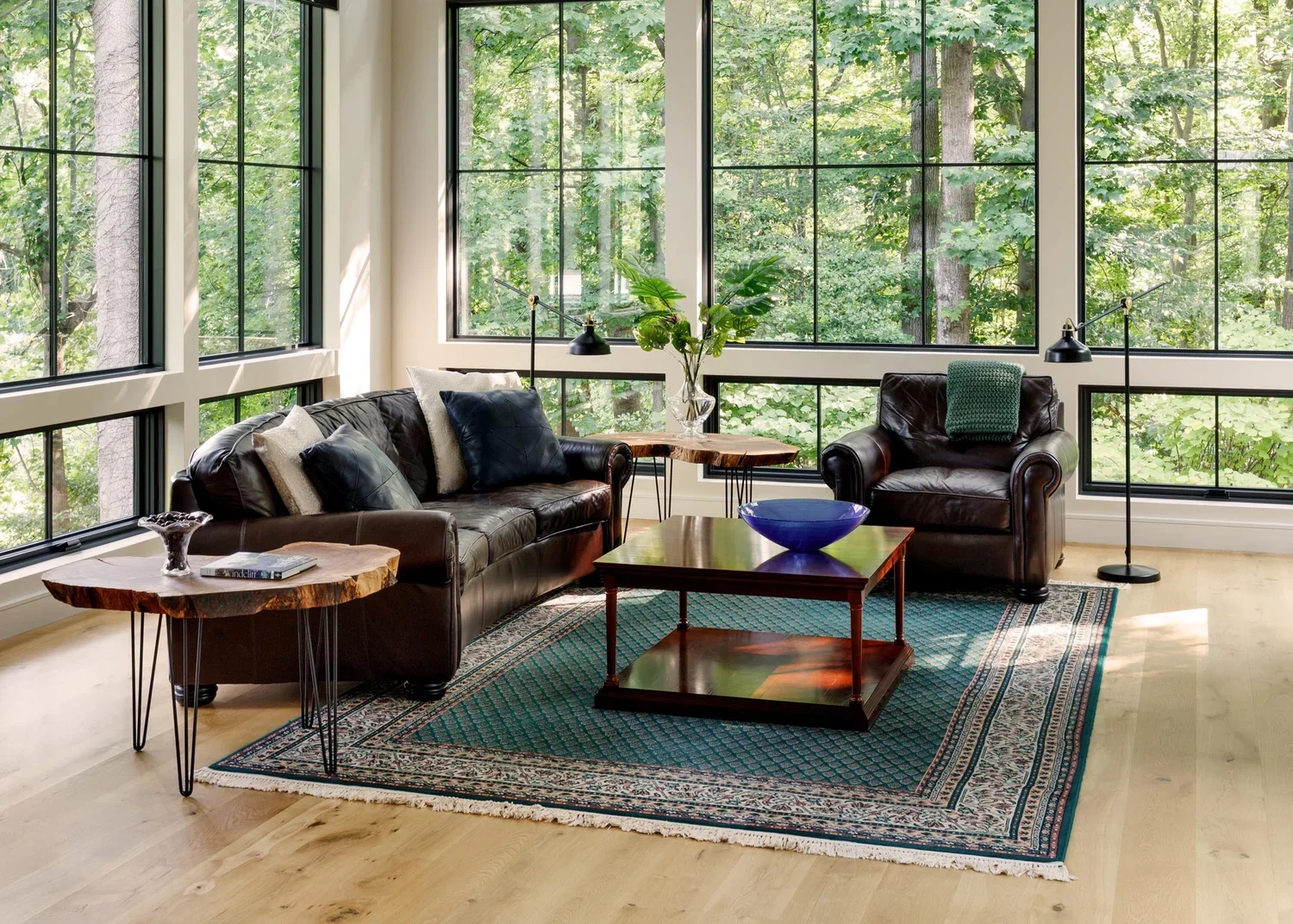 woodland-getaway-great-room-interior-cathedral-ceiling-forest-views-annapolis-md-kimmel-architects.webp