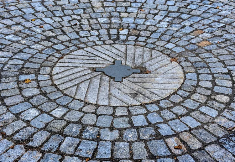 architecture-cobblestone-patio-paving-kimmel-architects.webp