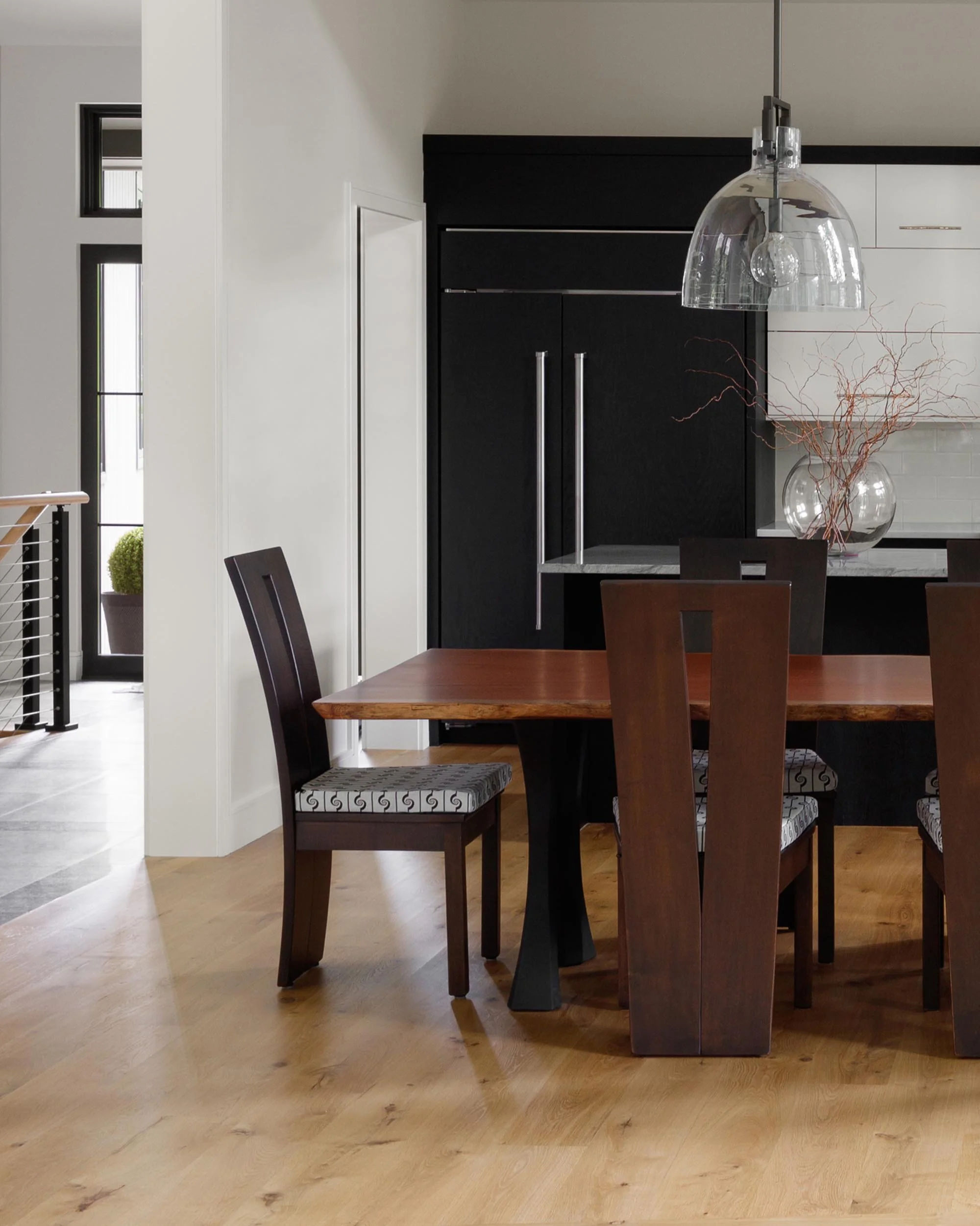 dining-room-wooden-chairs-modern-home-interiors-architecture-kimmel-studio.jpg