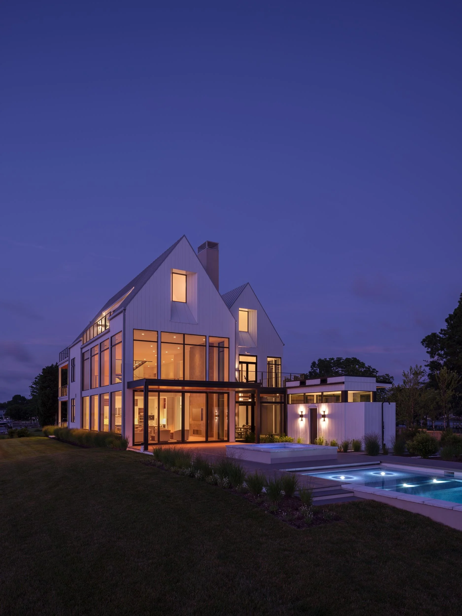 waterfront-minimalist-home-architecture-dusk-maryland-kimmel-architects.jpg