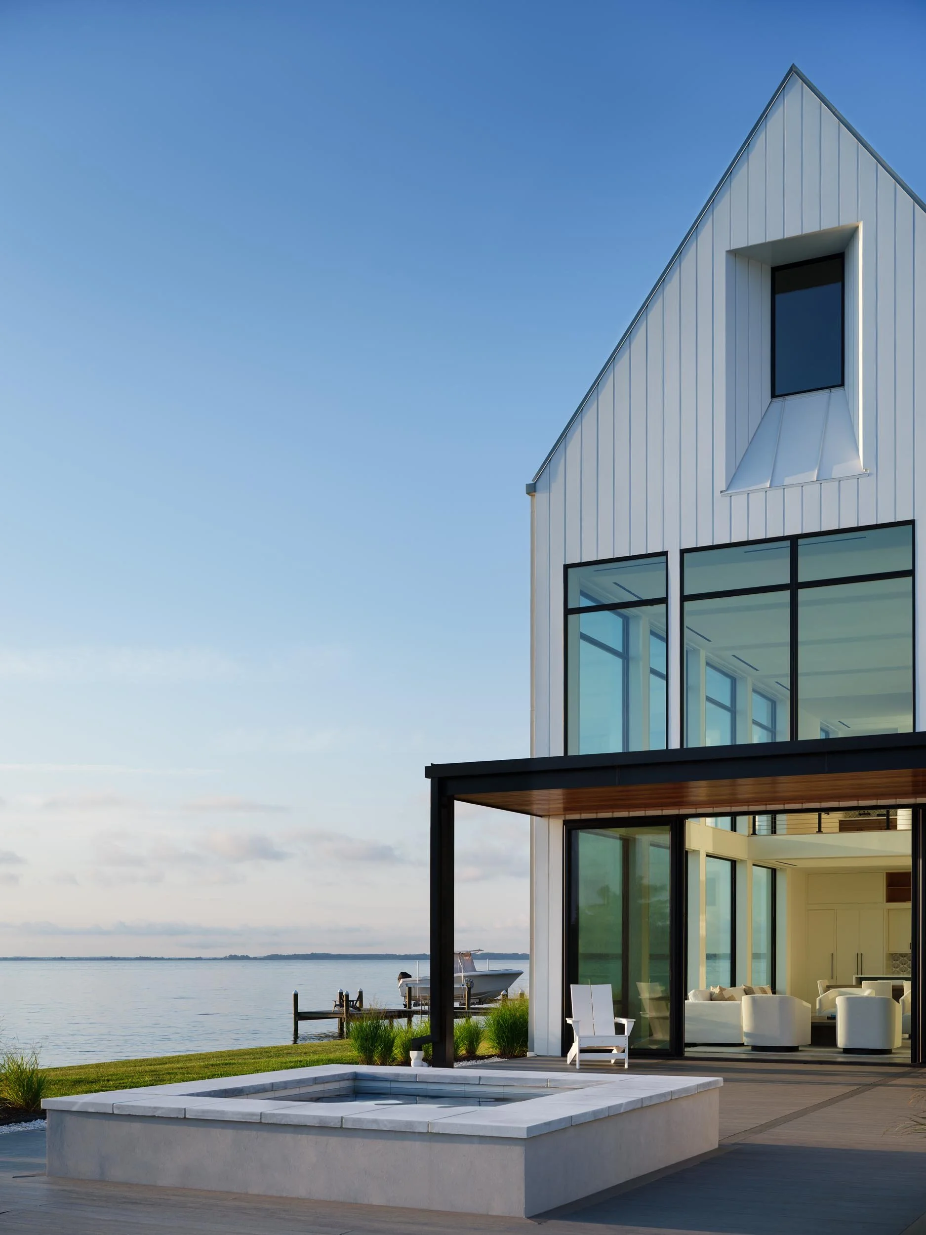 waterfront-minimalist-home-poolside-daylight-maryland-kimmel-architects.jpg
