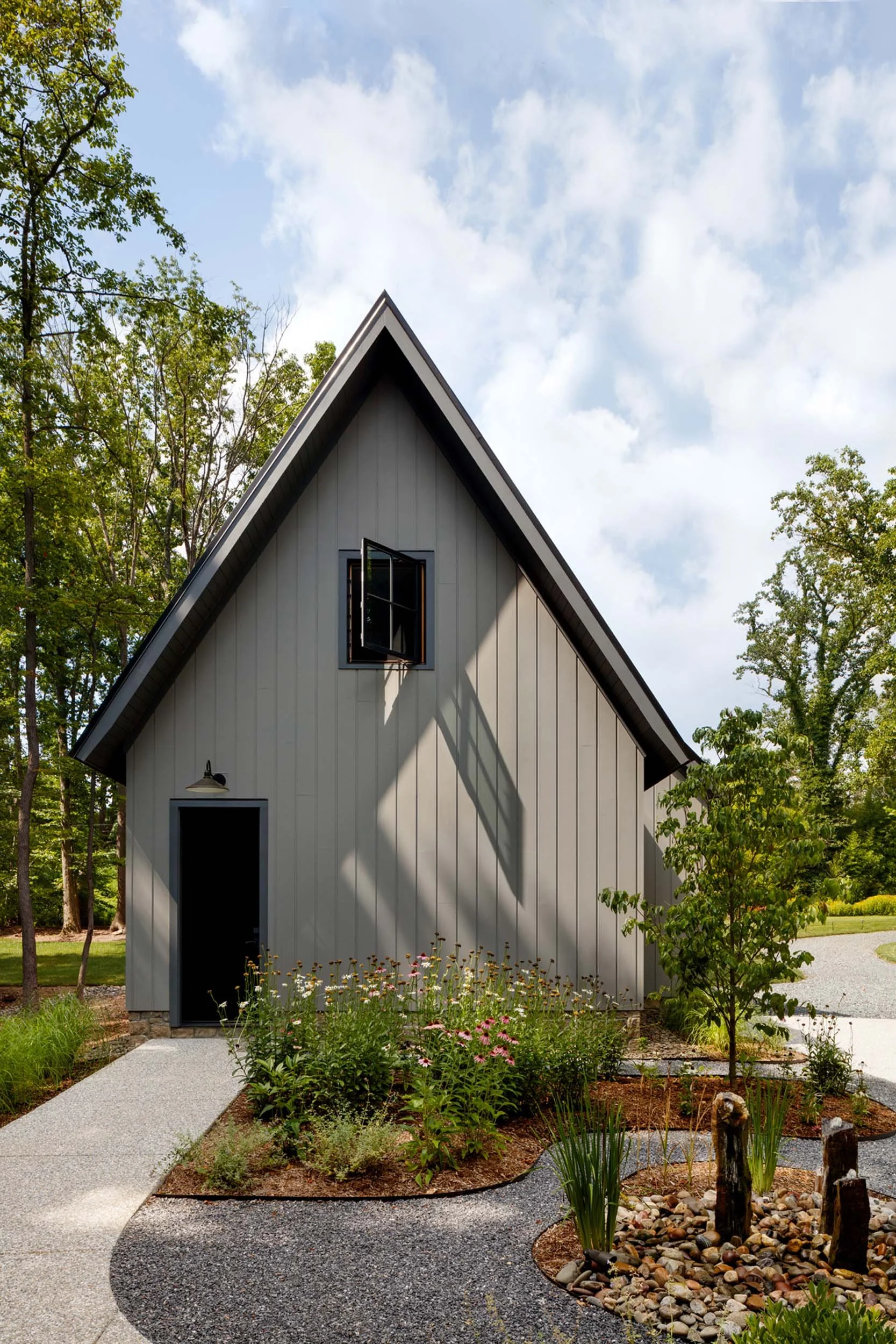 woodland-getaway-retreat-modern-garden-annapolis-md-kimmel-architects.jpg