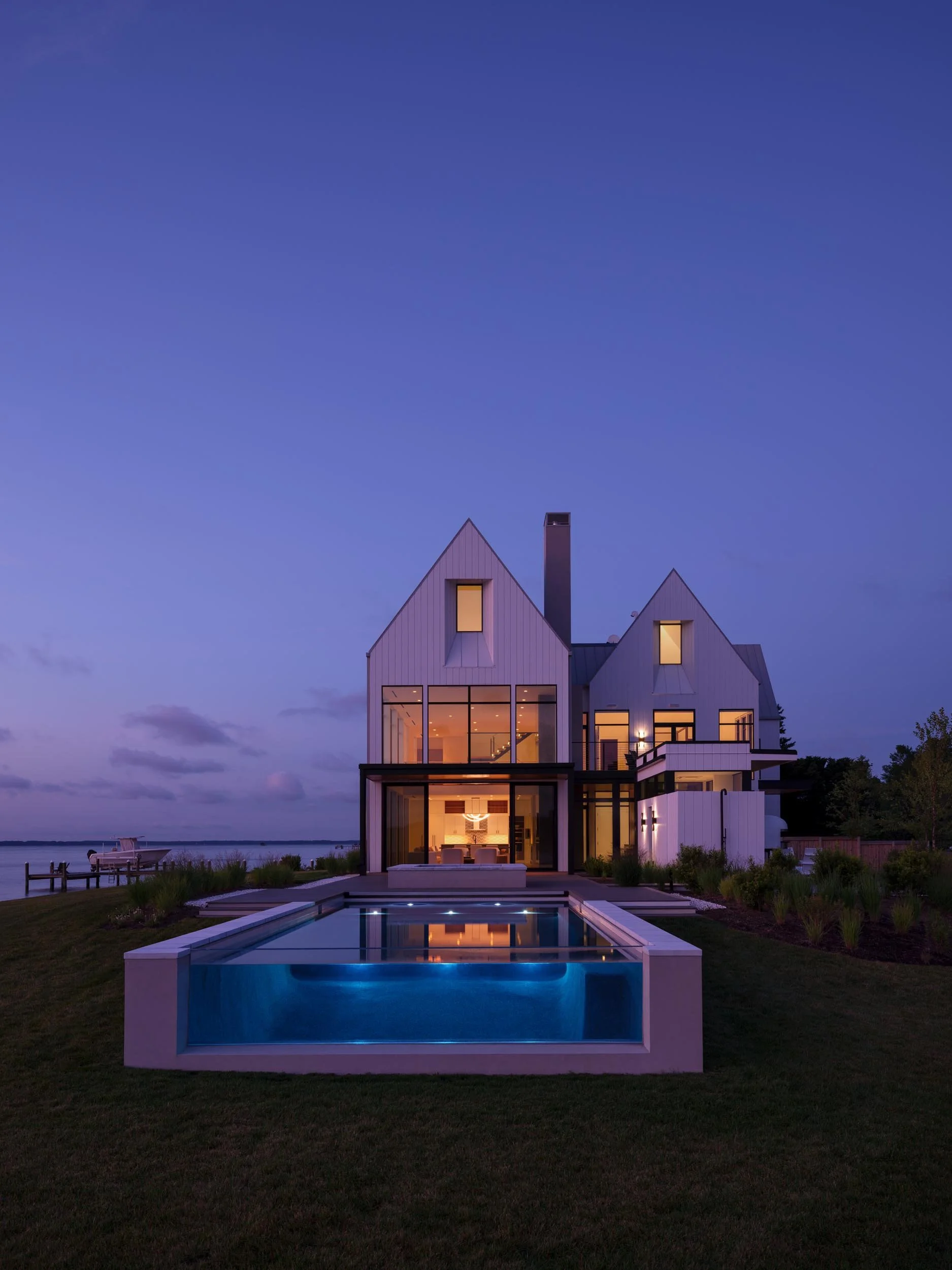waterfront-minimalist-home-luxury-house-pool-view-maryland-kimmel-architects.jpg