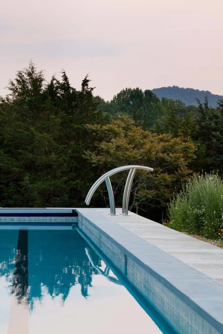 modern-mountain-farmhouse-pool-edge-detail-free-union-va-kimmel-architects.jpg