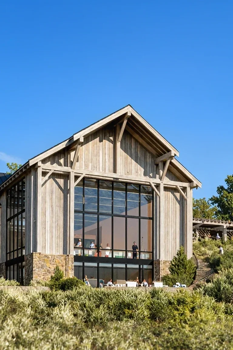 LAKEFRONT CLUBHOUSE