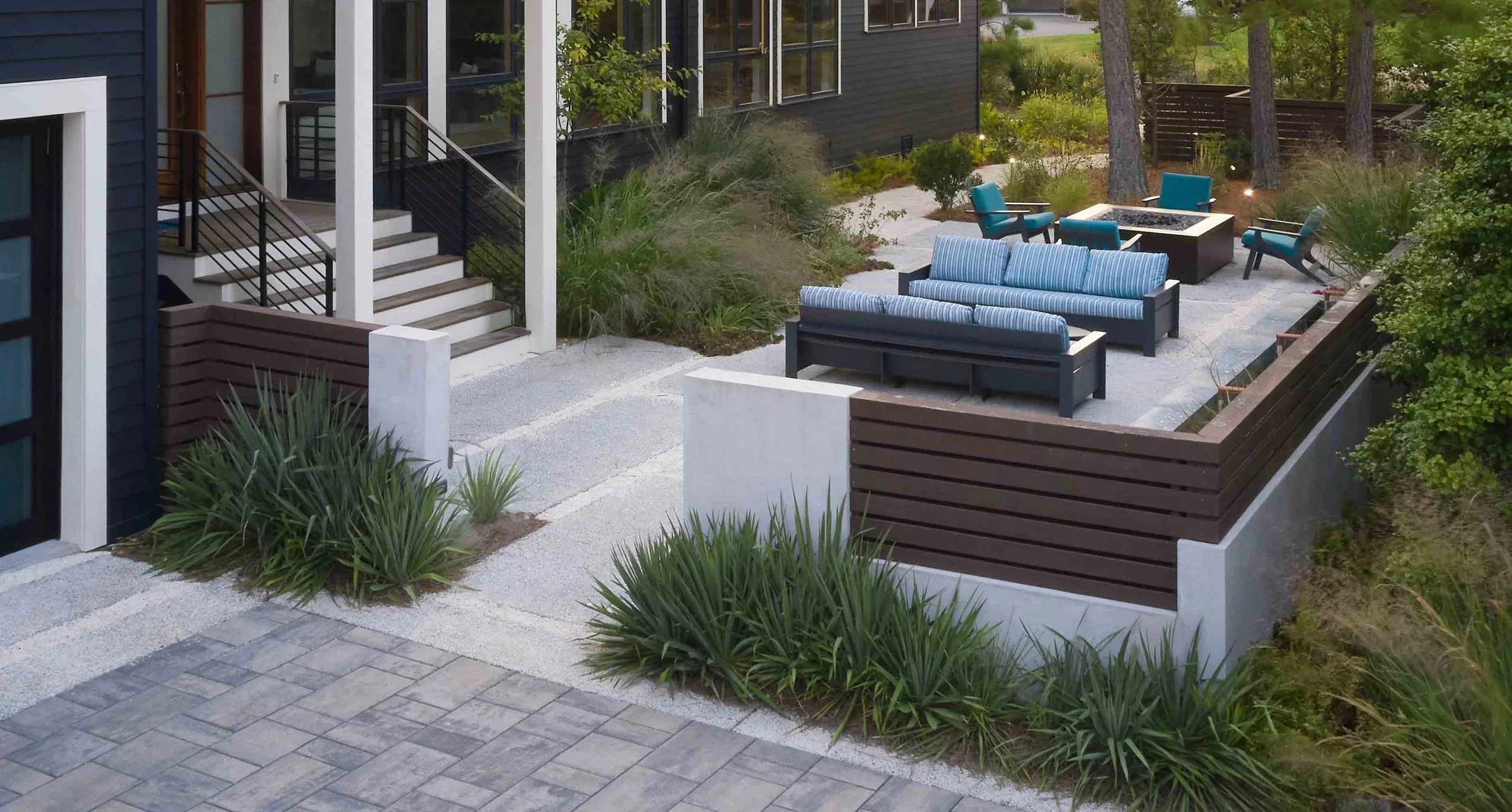 beach-garden-rehoboth-de-custom-coastal-patio-lounge-kimmel-architects.webp