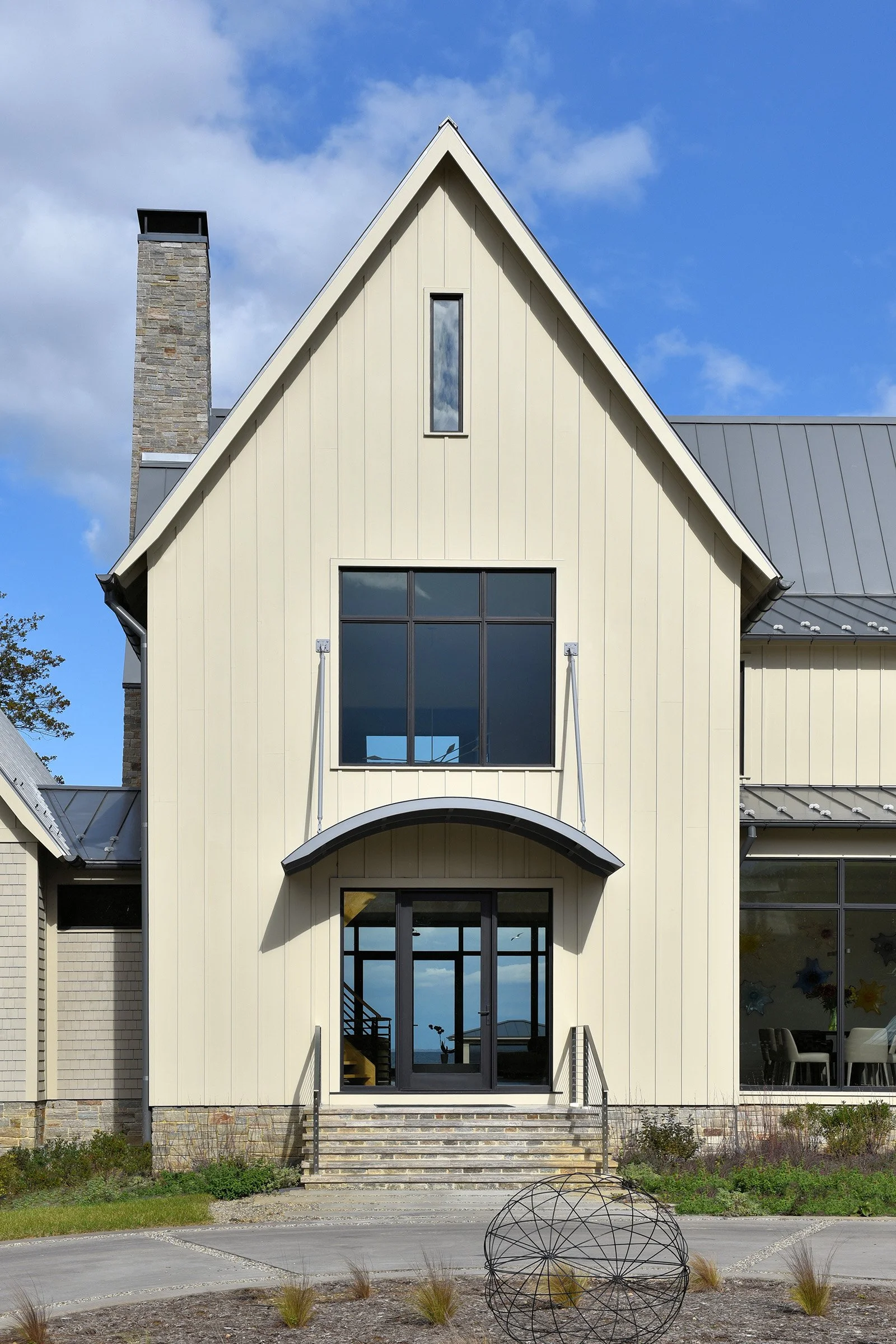 WATERFRONT MODERN HOME