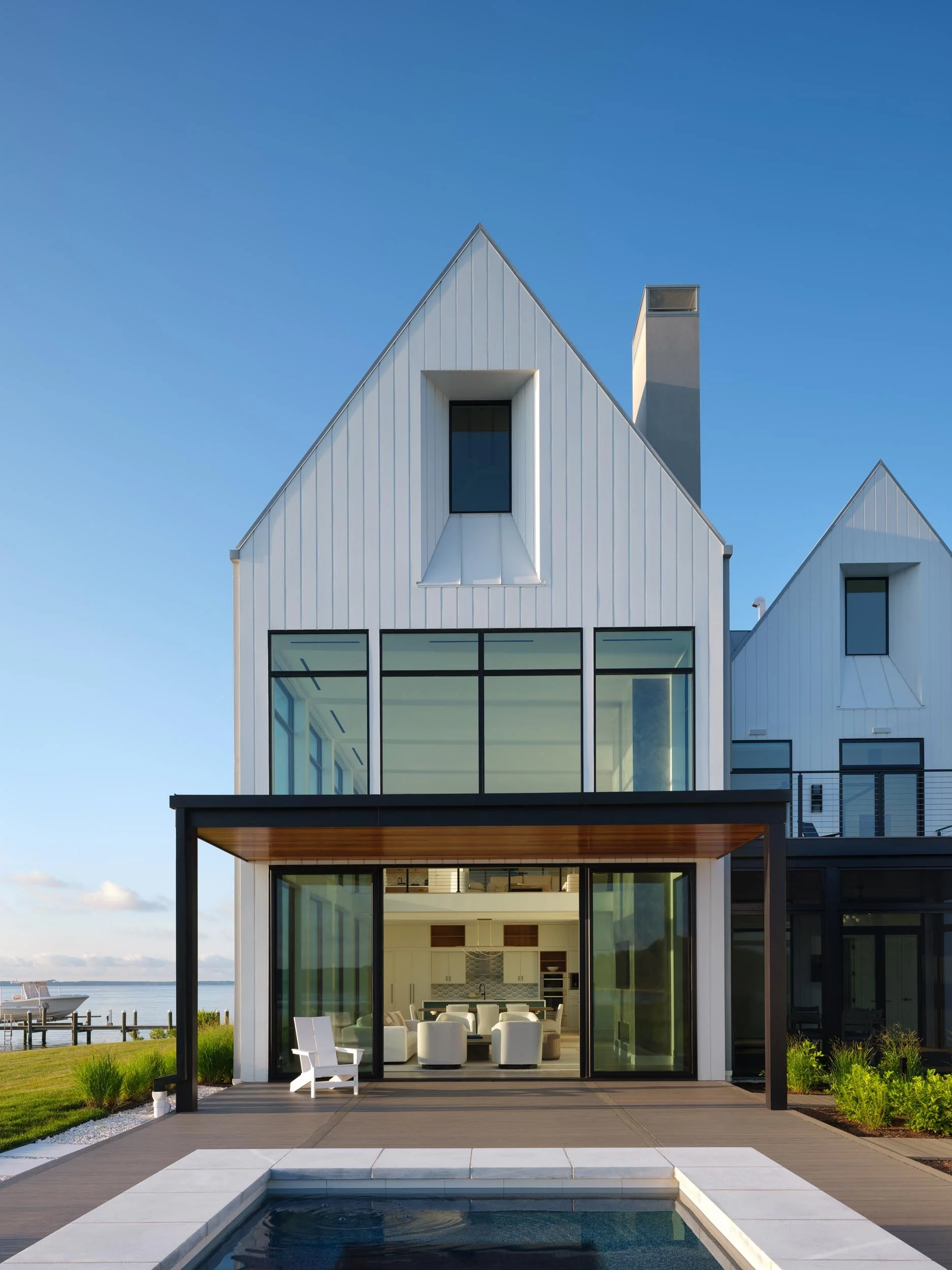 waterfront-minimalist-luxury-modern-home-glass-exterior-maryland-kimmel-architects.jpg