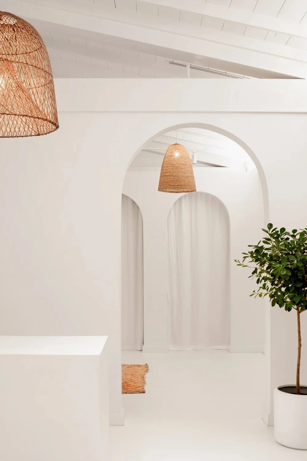 beach-boutique-archway-hallway-bethesda-md-kimmel-architects.jpg