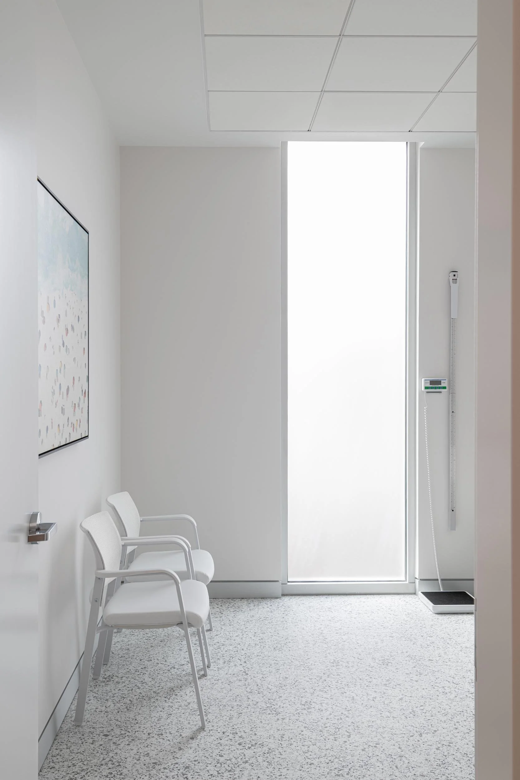 eastern-shore-medical-center-private-exam-room-medical-interior-lewes-de-kimmel-architects.jpg