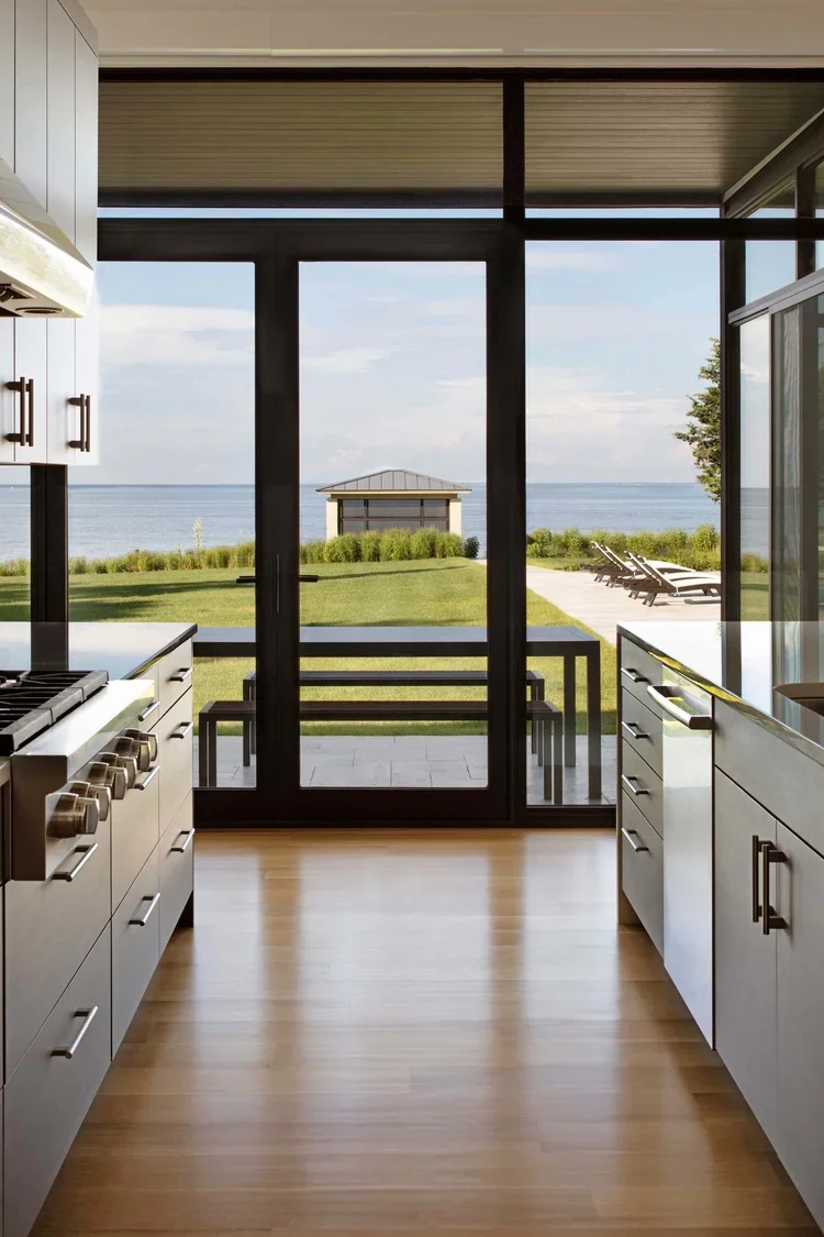 tidewater-modern-house-waterfront-annapolis-home-kitchen-view-annapolis-md-kimmel-architects.webp