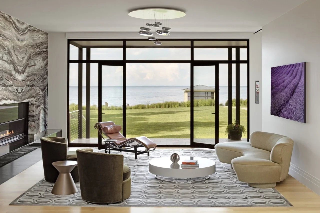tidewater-modern-house-oceanfront-living-room-view-annapolis-md-kimmel-architects.webp