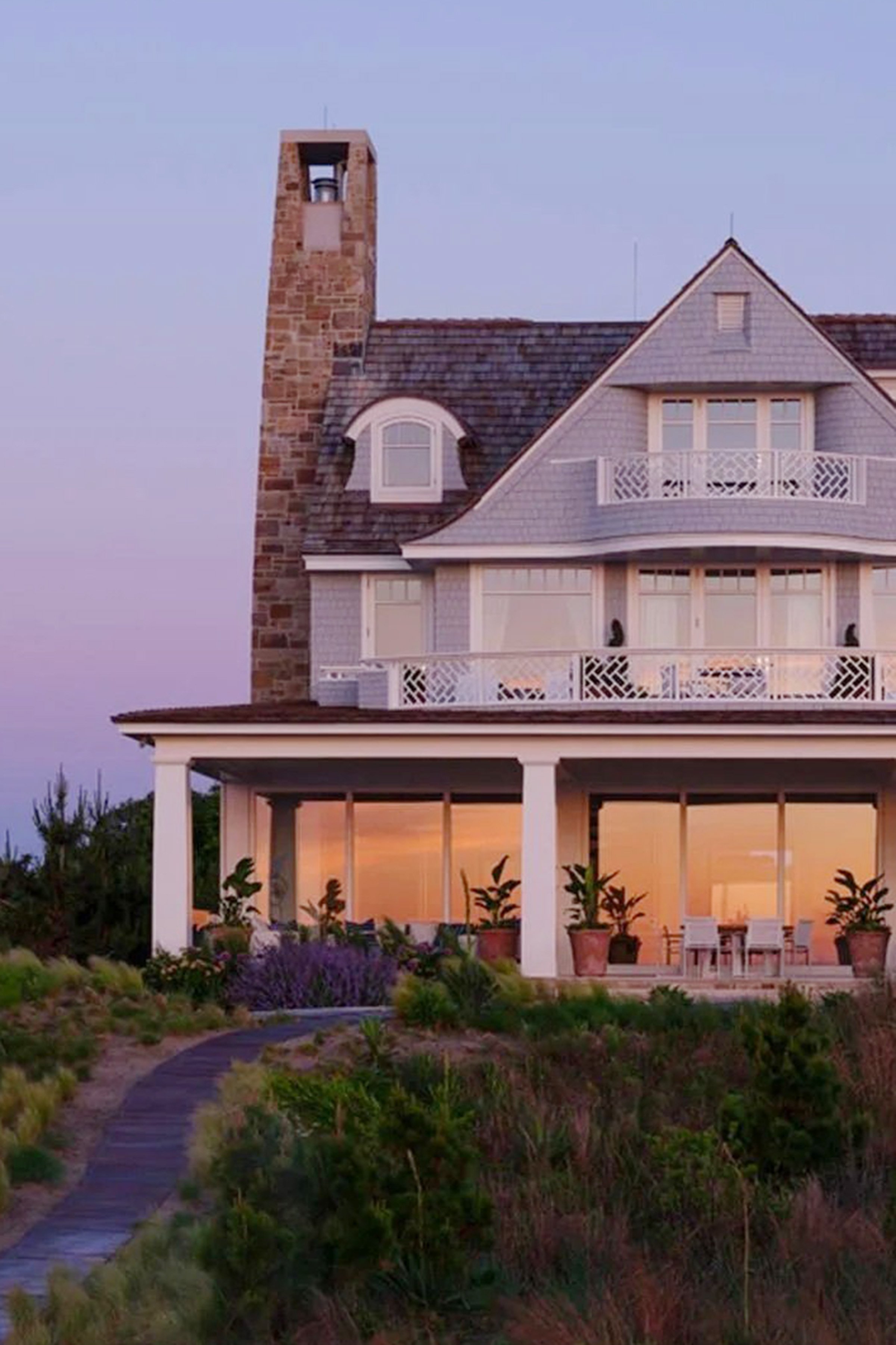 SHINGLE BEACH HOUSE