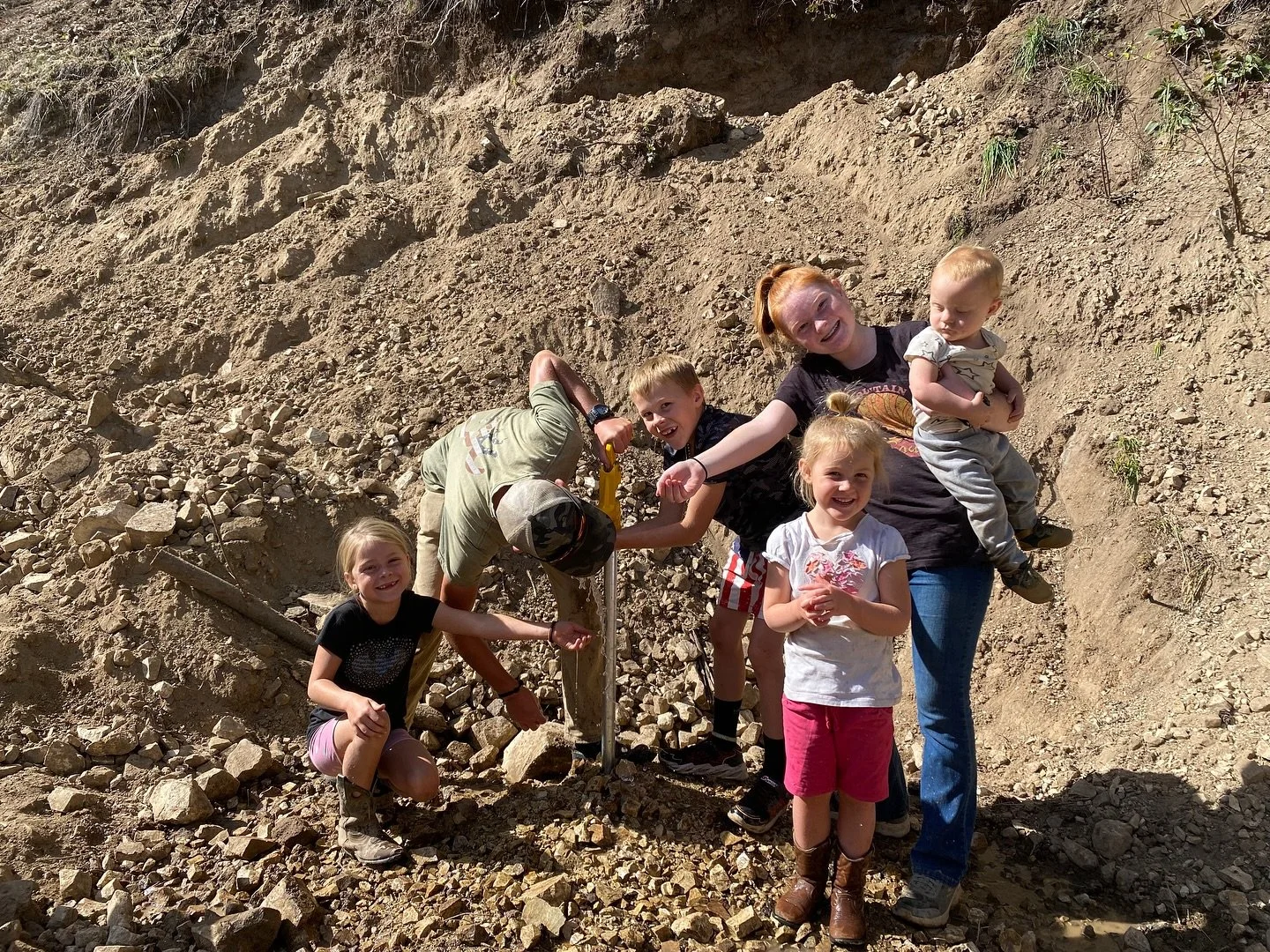 They got water!! 💦 

What an honor to be part of this! For six years, this family had no water in their home&hellip; They now have access to what so many of us take for granted every single day. We&rsquo;re grateful to serve our community in ways th