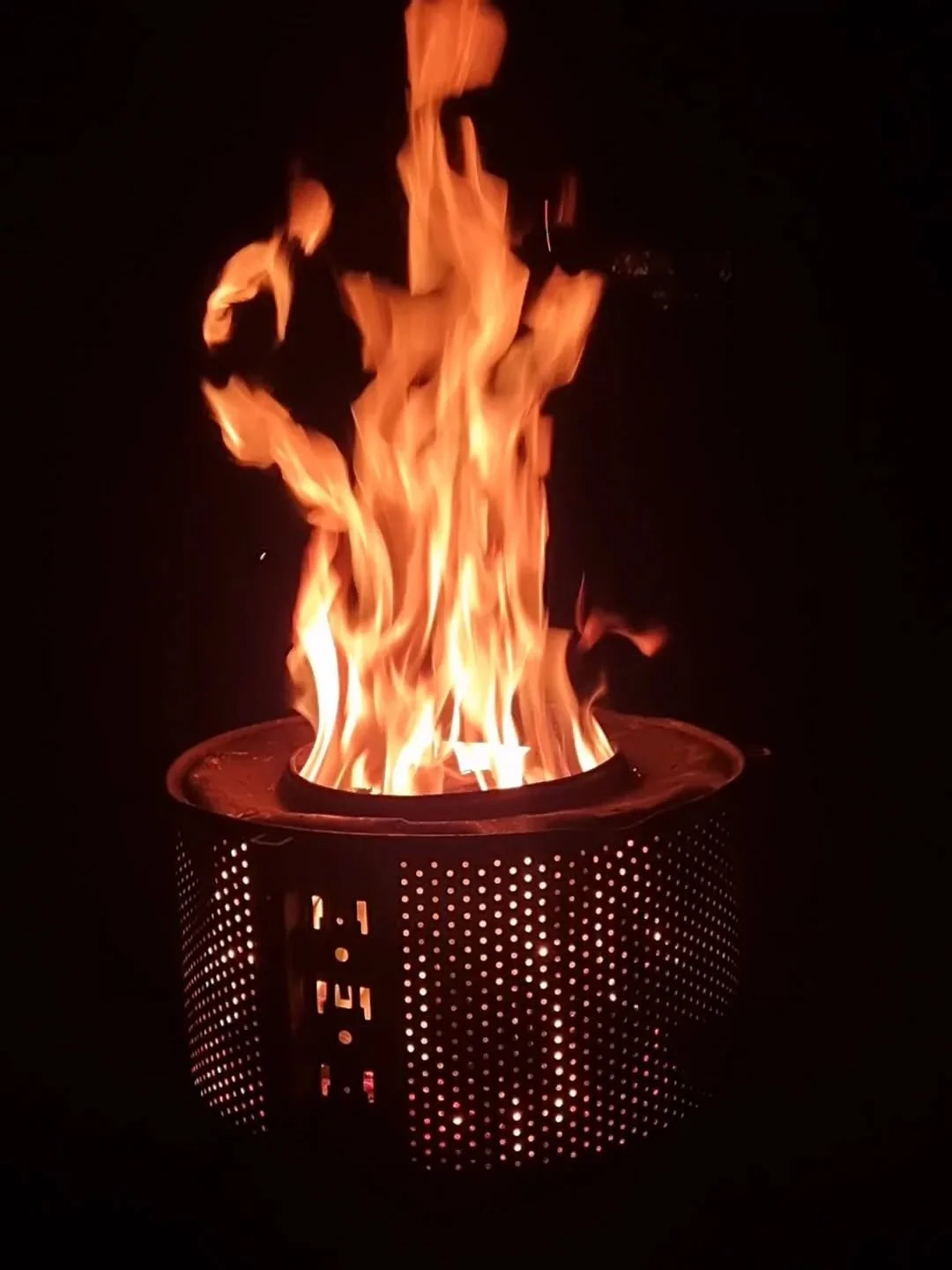 Chandra Diaries🌙 🌚 

✨️ NEW MOON - CAPRICORN ✨️ 

★ Element - Earth 

★ Duality - Yin 

★ Ruling Planet - Saturn 

★ Chakra - Root / Muladhara 

Our first new moon of 2026 is in the Zodaic sign Sapricorn, the symbol of the Seagoat. Capricorn energy