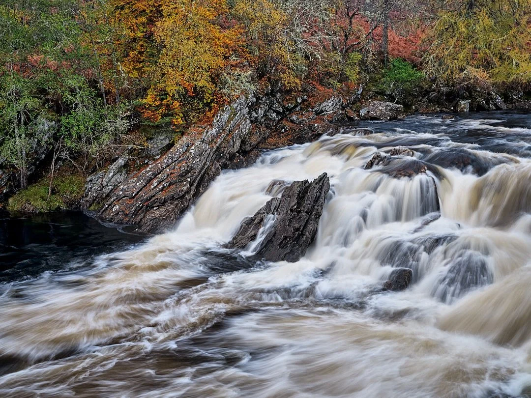 Achness Waterfall, River Cassley, Scotland. Fujifilm GFX 100S + GF 35-70 at 64mm. NiSi JetMag Pro CPL. #scotland #scotlandlandscape #landscapephotographer #waterfall #autumn #autumntrees #fujifilmgfx #fulifilmglobal #morethanfullframe #MarkMyPixels #