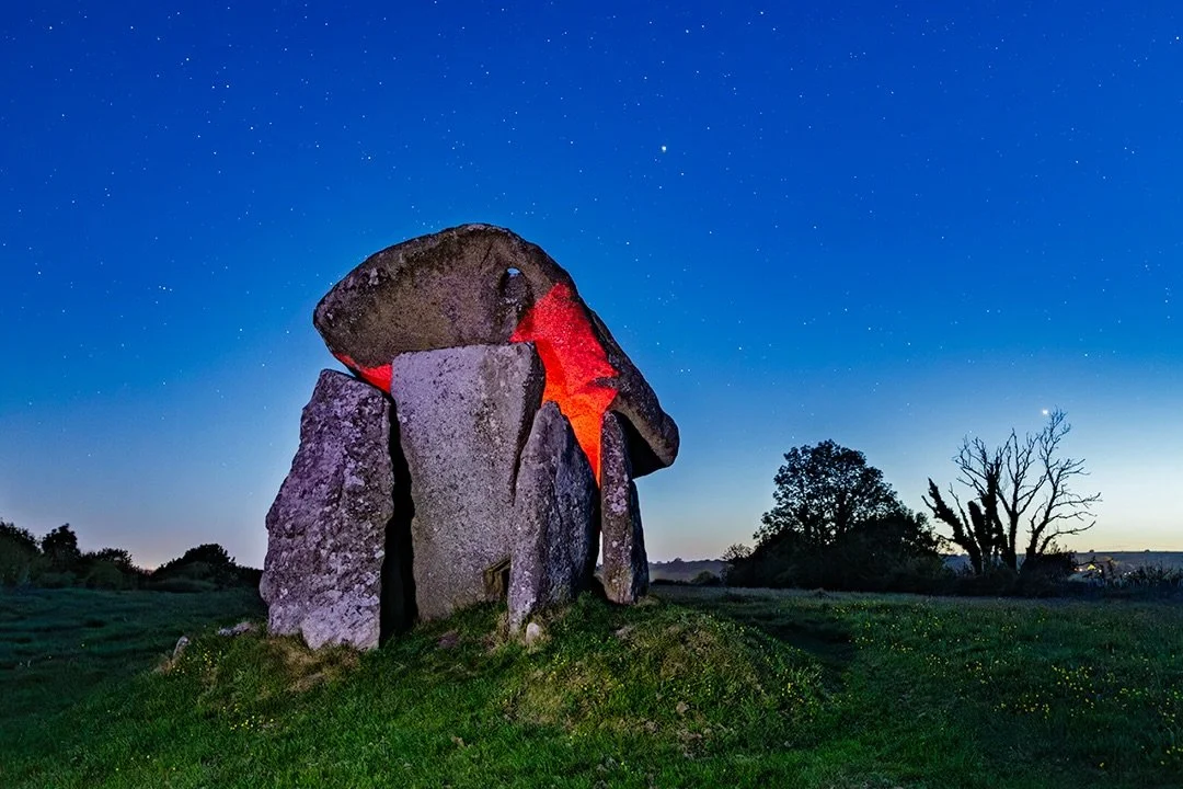 Jupiter + Venus over Trethevy Quoit, a Neolithic portal dolmen in Cornwall. Canon EOS R + Carl Zeiss Distagon 21mm f/2.8. #neolithic #nightskyphotography #astrophoto #landscapephotography #cornwallphotographer