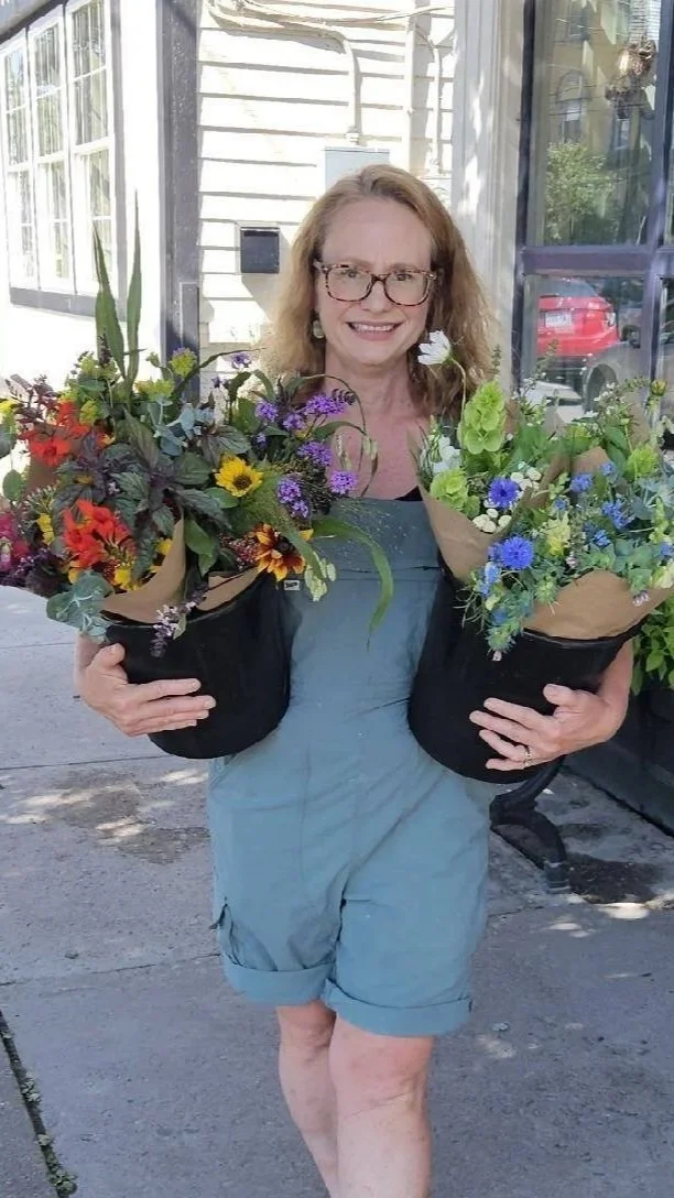 Carla and Bouquet of flowers
