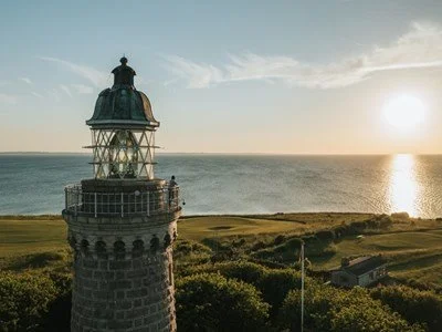 Leuchtturm am nördlichen Küstenabschnitt von Ærø nahe dem Ærø Golf Club