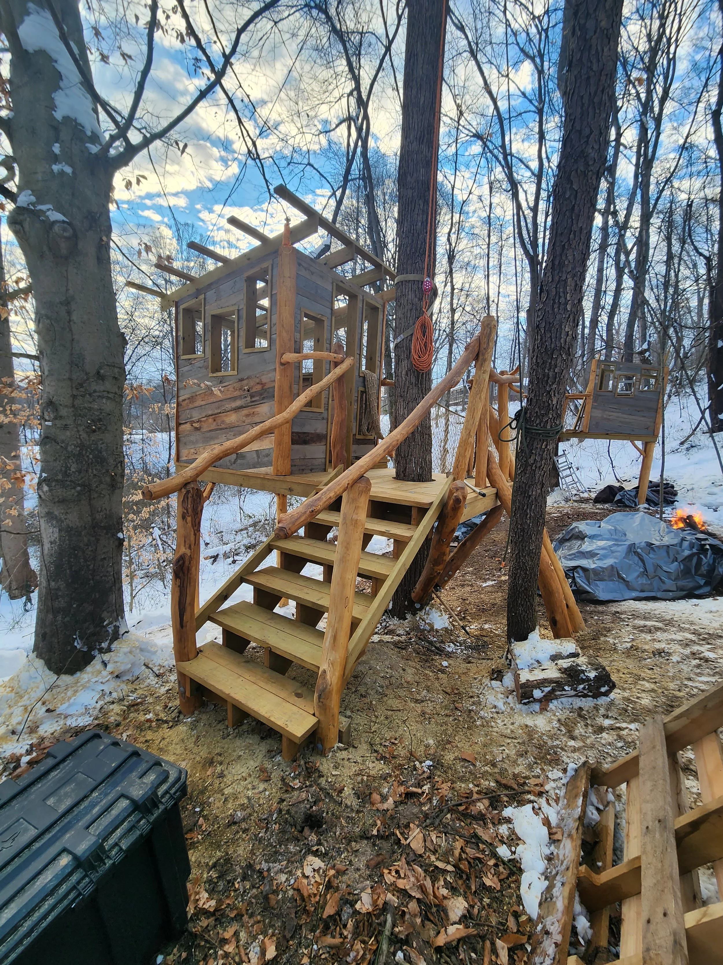 hocking-hills-oh-custom-black-locust-playground-treehouse-stairs-001.jpeg