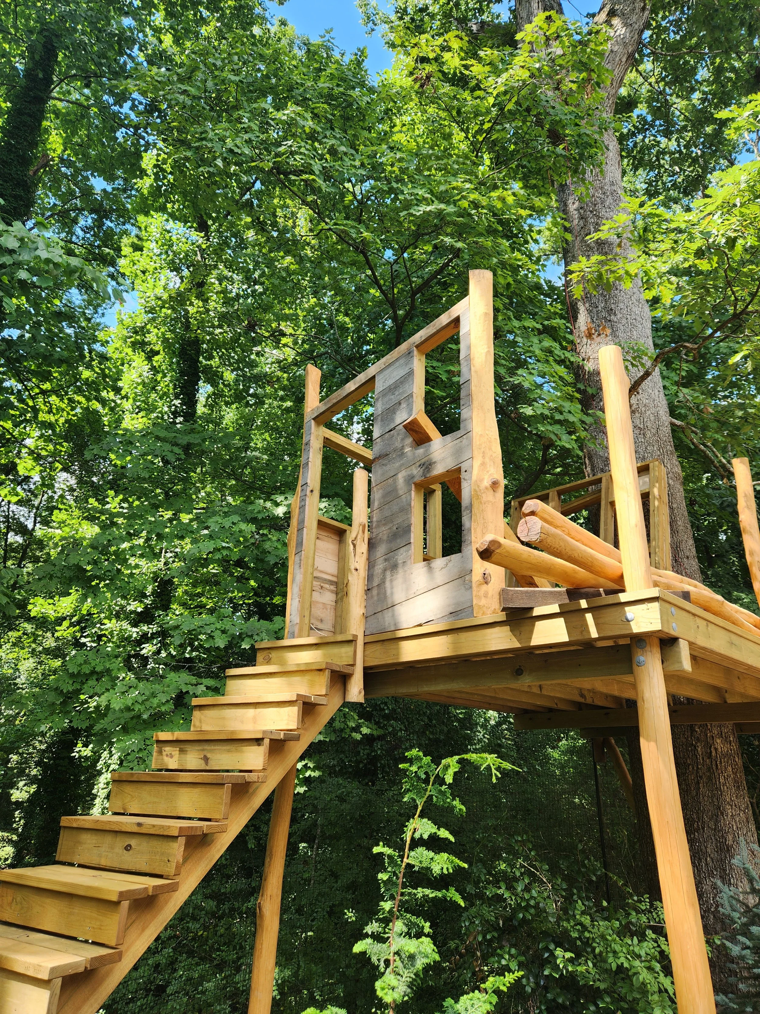 downtown-morganton-nc-custom-black-locust-playground-treehouse-treehouse-exterior-001.jpeg