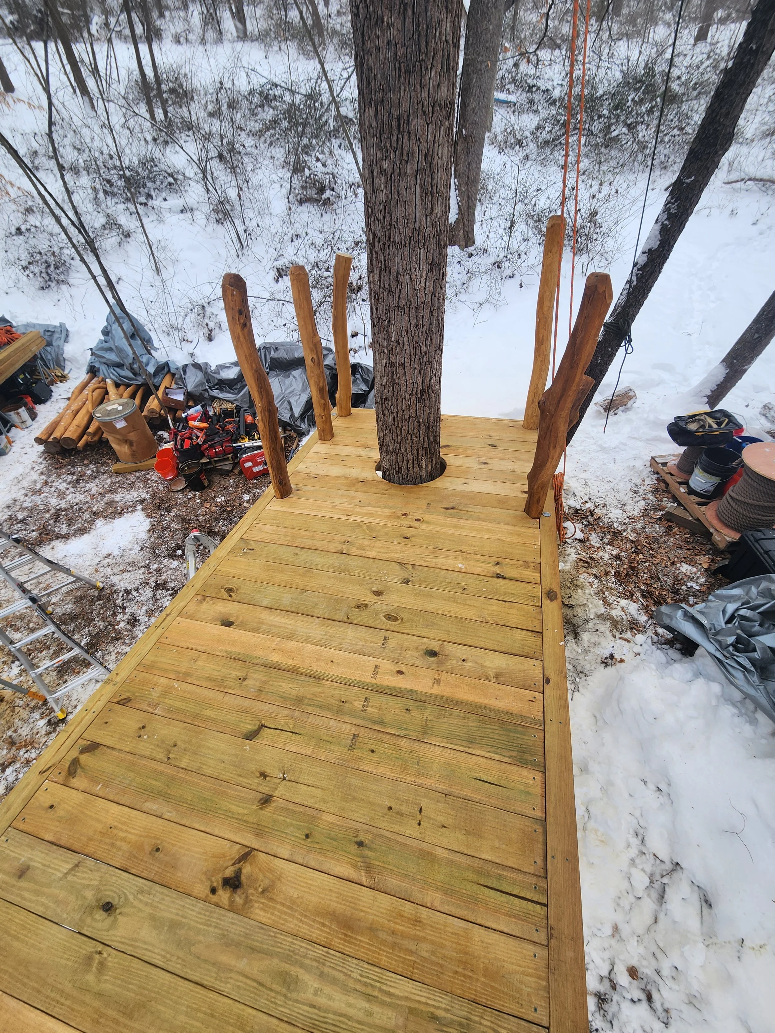 hocking-hills-oh-custom-black-locust-playground-treehouse-decking-000.jpeg