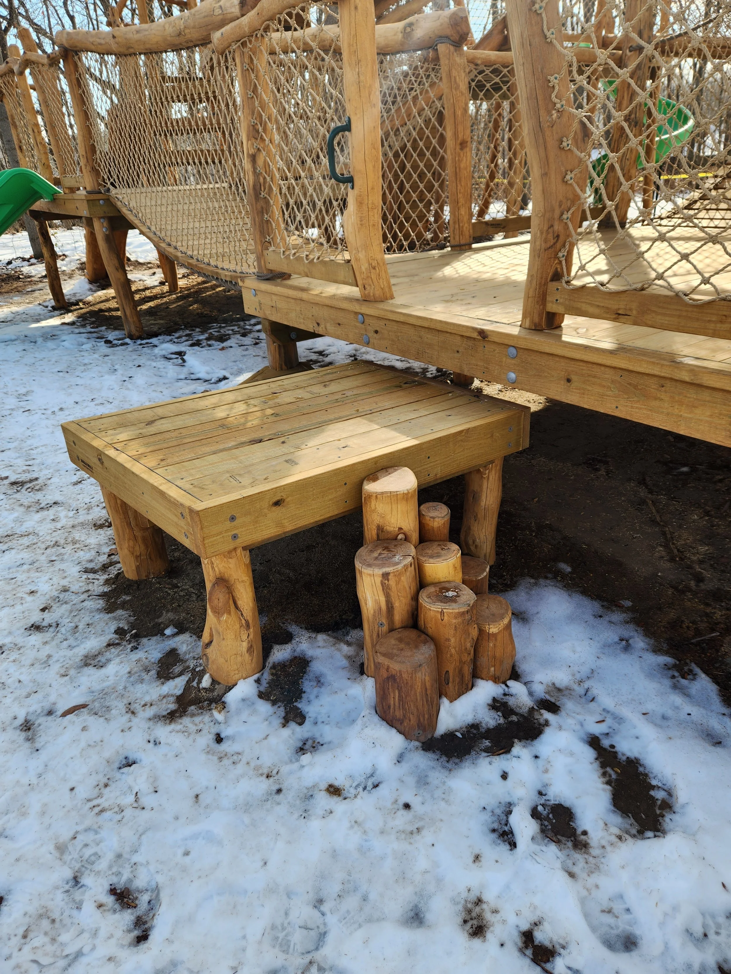 lafayette-in-custom-black-locust-playground-treehouse-stump-climber-000.jpg
