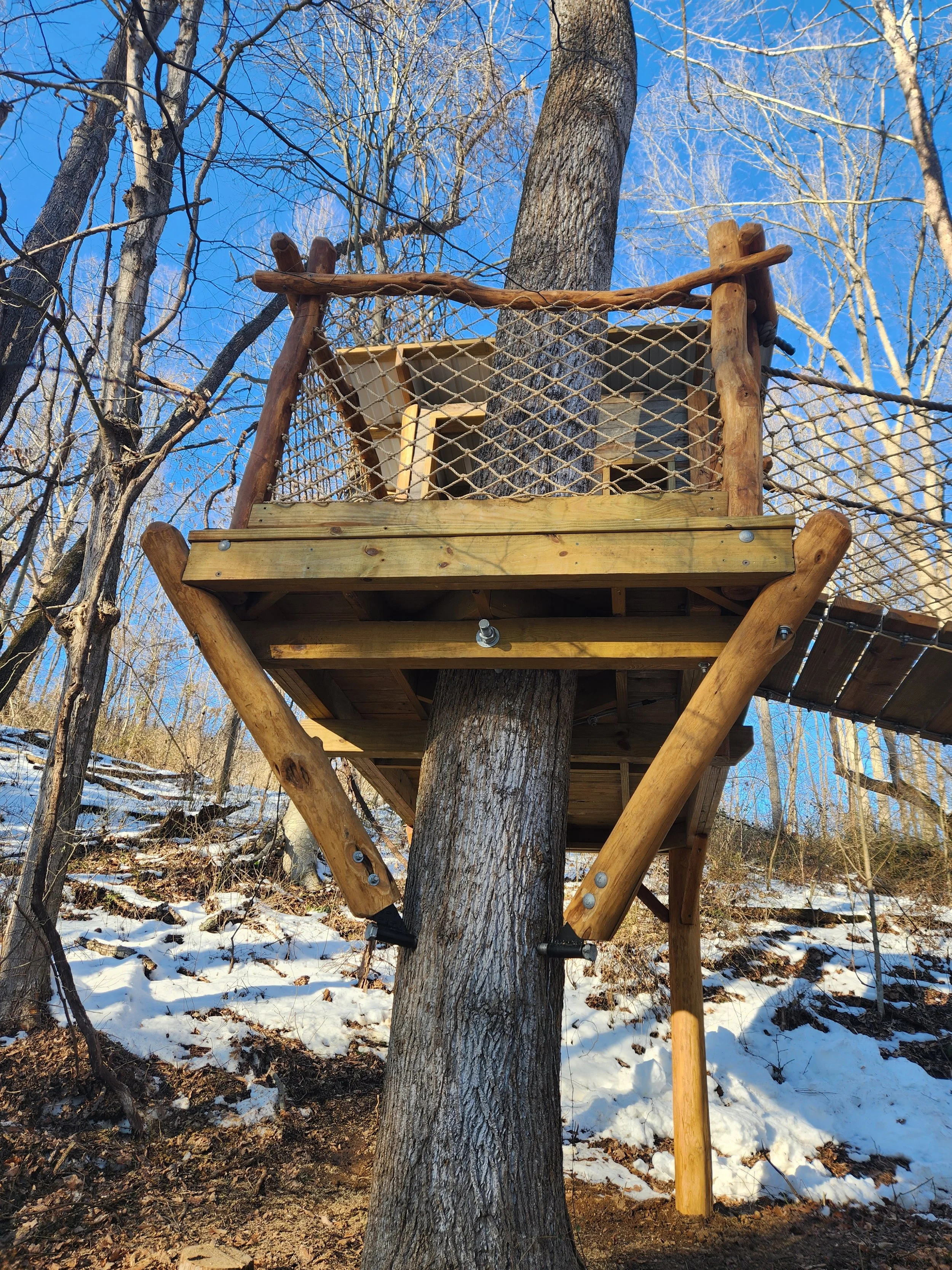 hocking-hills-oh-custom-black-locust-playground-treehouse-deck-framing-005.jpeg