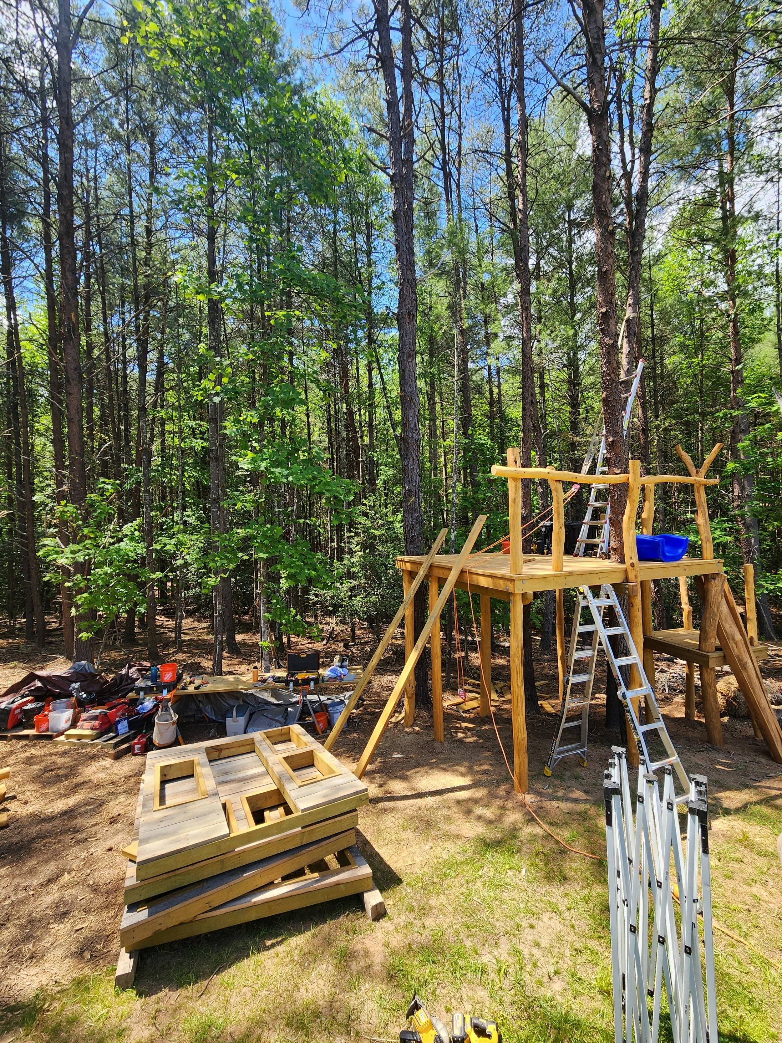 cottage-park-morganton-nc-custom-black-locust-playground-treehouse-treehouse-exterior-002.jpeg