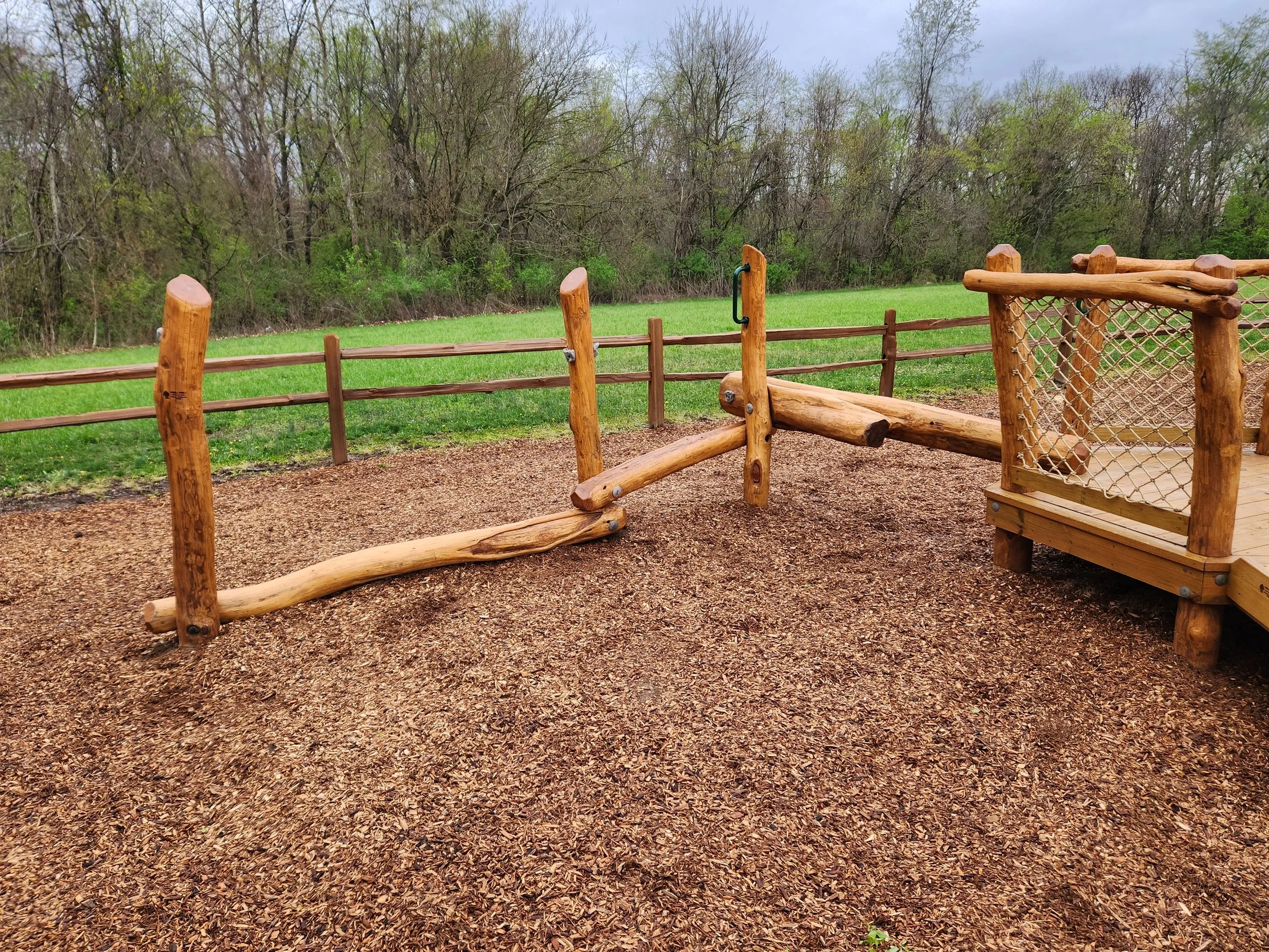 indianapolis-in-custom-black-locust-playground-treehouse-overview-033.jpeg