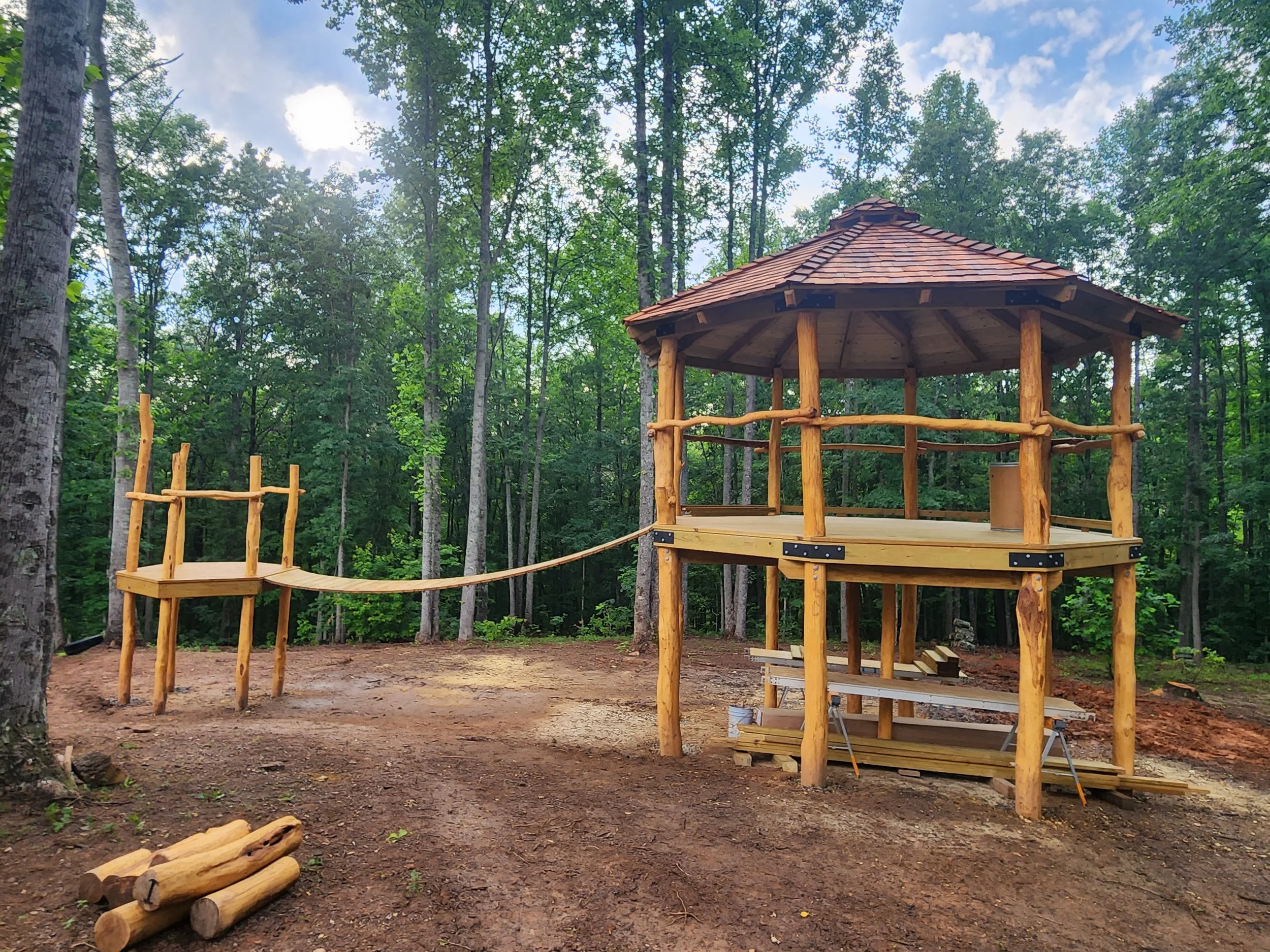 talking-rock-ga-custom-black-locust-playground-treehouse-overview-009.jpeg