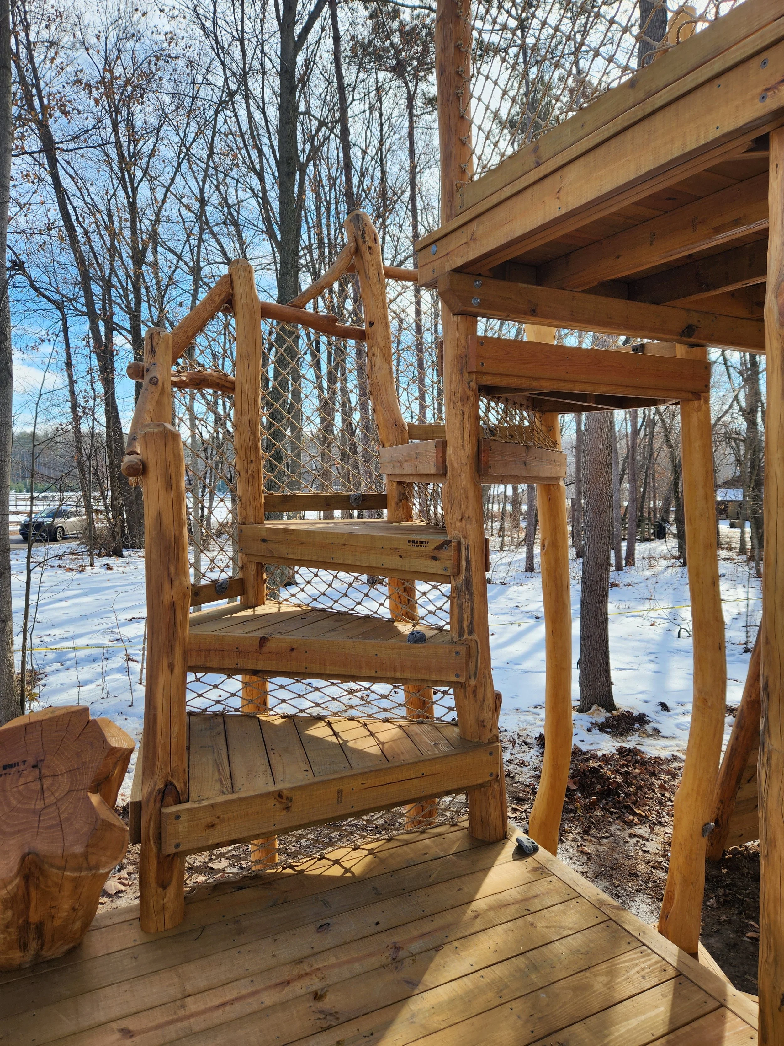 lafayette-in-custom-black-locust-playground-treehouse-landings-016.jpg